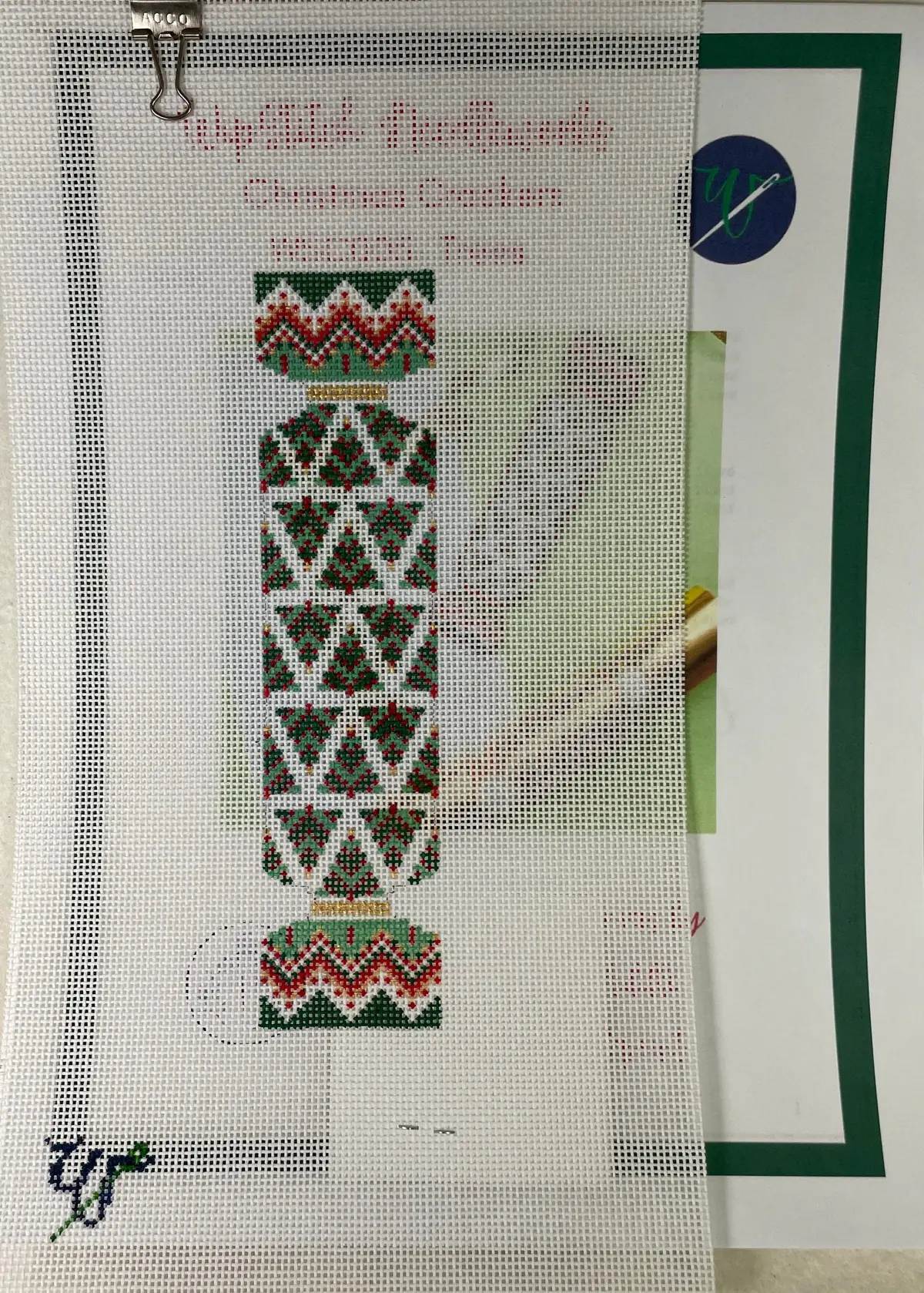* Wipstitch Needleworks 005 Trees Cracker (With Stitch Guide) 1
