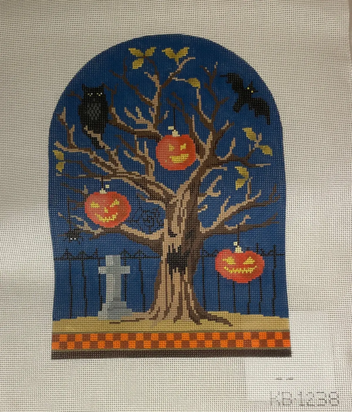 *Kirk And Bradley Kb1238 Spooky Tree- Pumpkins 1