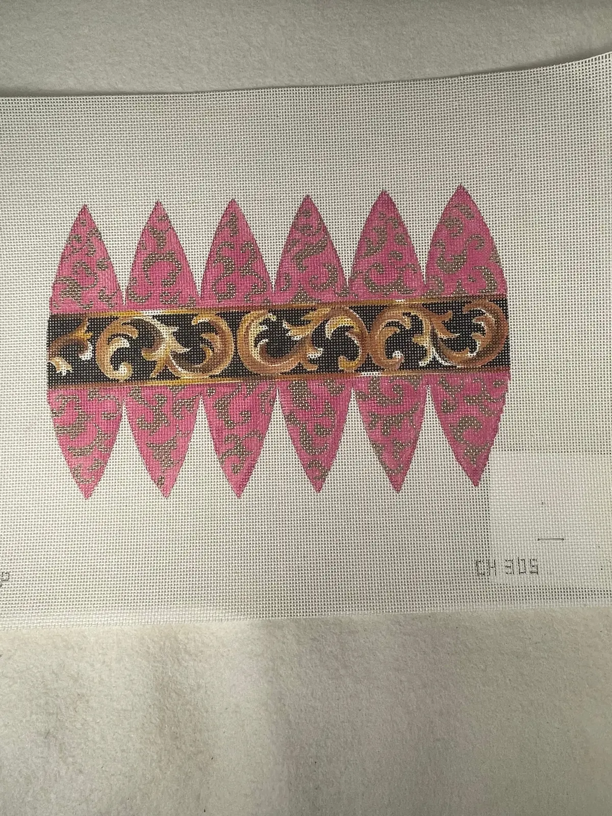 *Sale -  Colors Of Praise Ch305 Pink 6 Panel Ornament 1