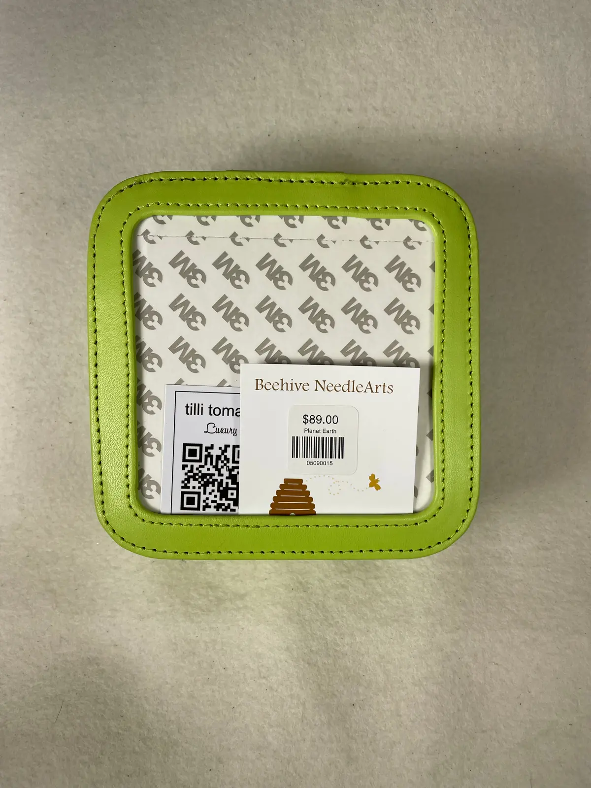 Planet Earth Leather Zip Box 5.5In/ 4In. Insert- Light Lime 1