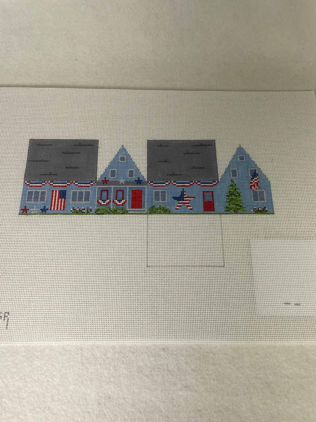 * Susan Roberts Needlepoint 5529-18 July 4Th Mini Gingerbread House 1
