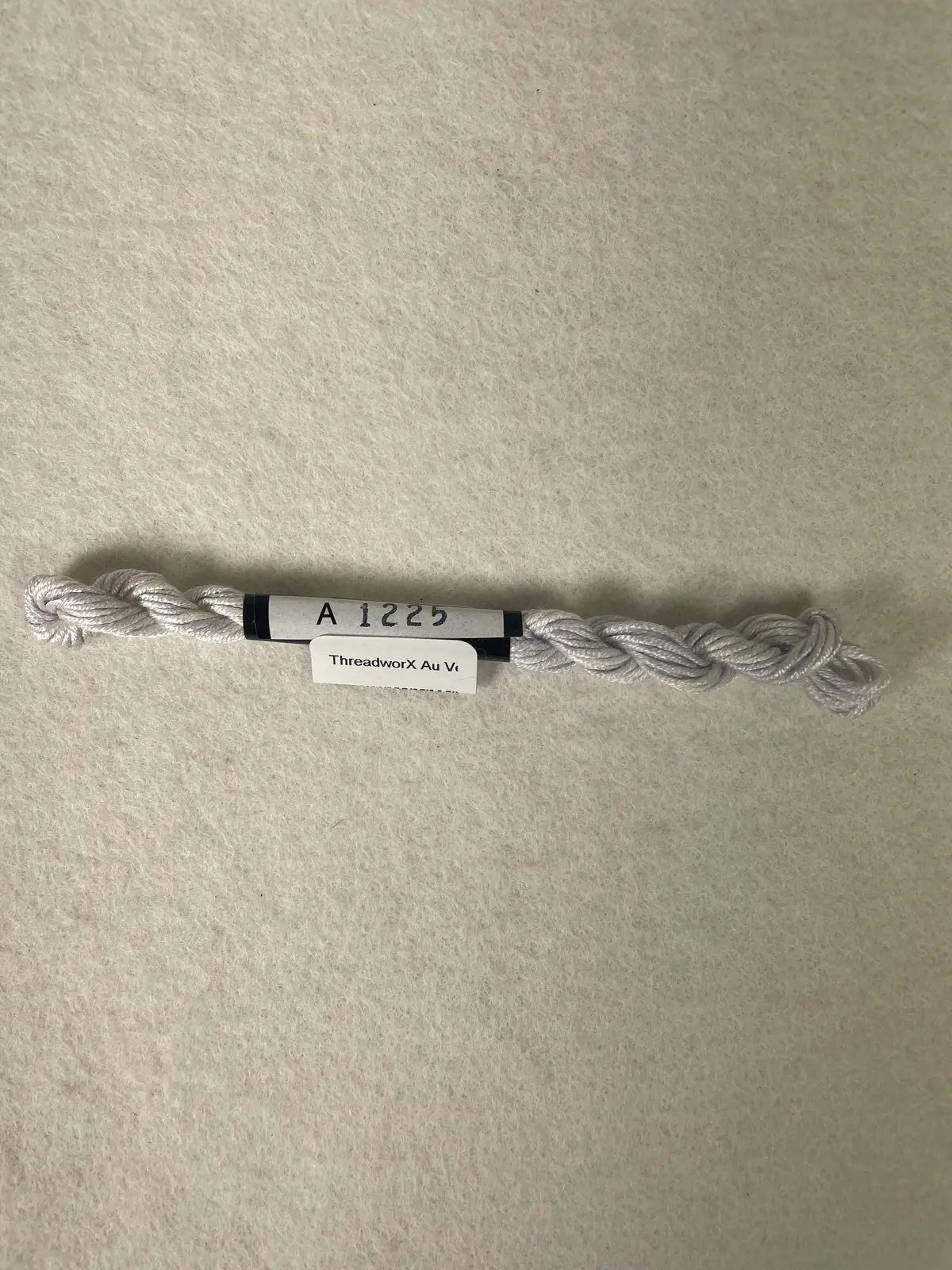 Threadworx Au Ver A Soie O/D Silk-  A1225 Ice Age 1