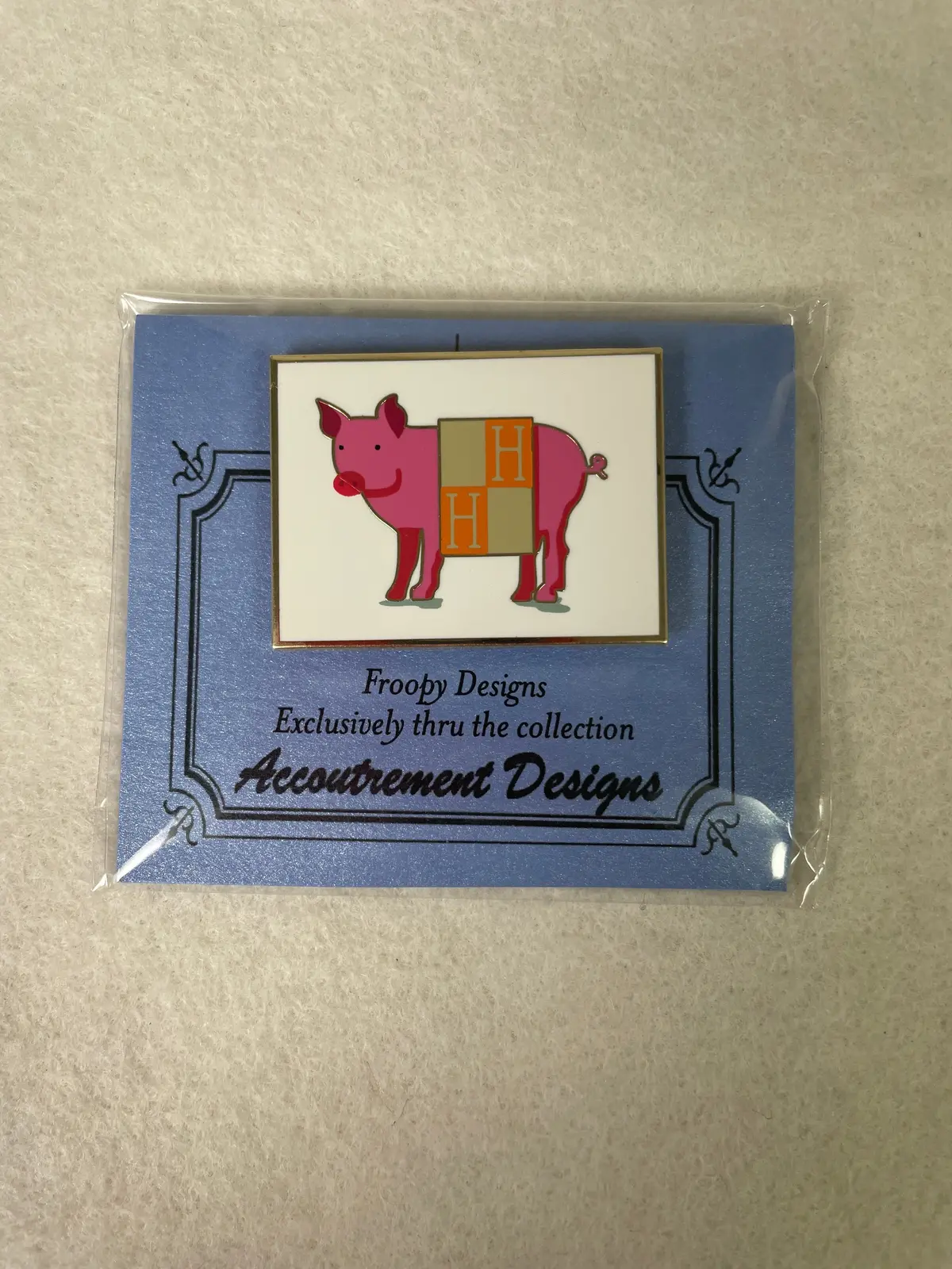 * The Collection Designs / Froopy Designs Hermes Pig Needleminder 1