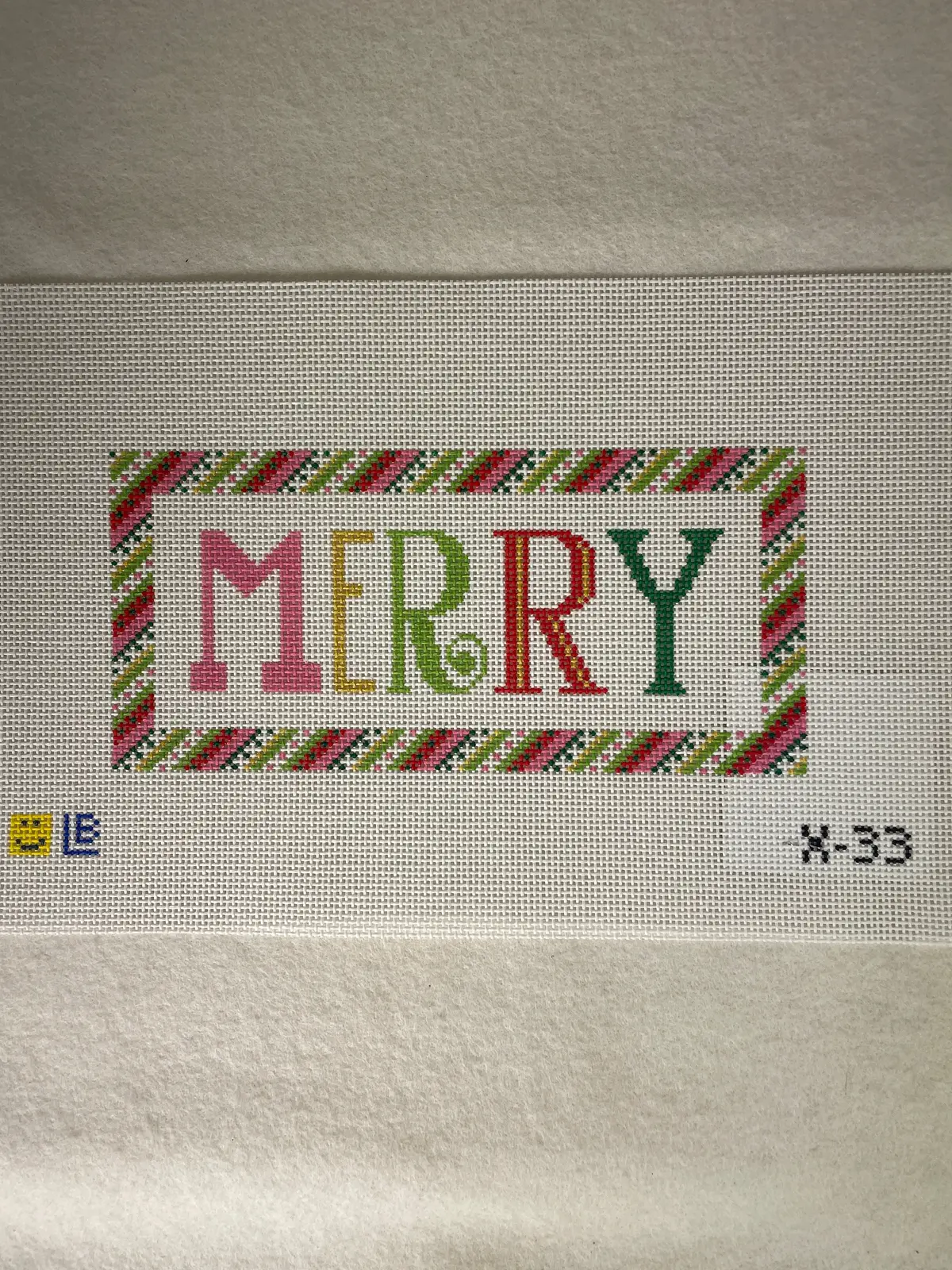 * Lauren Bloch Designs X33 "Merry" Ribbon Border- 13M 1