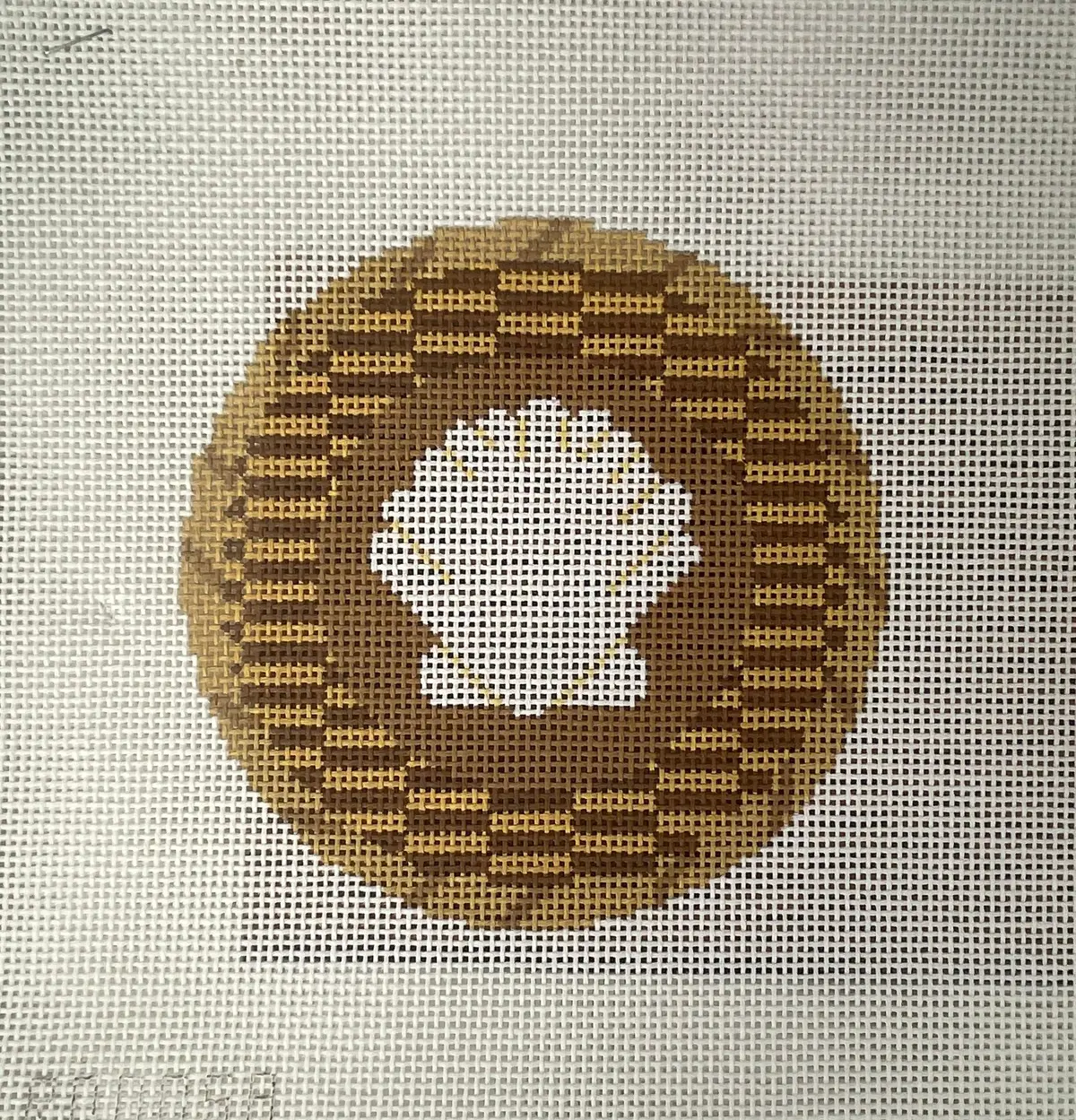 * Rachel Donley Rd005 Nantucket Basket With Shell Lid 1