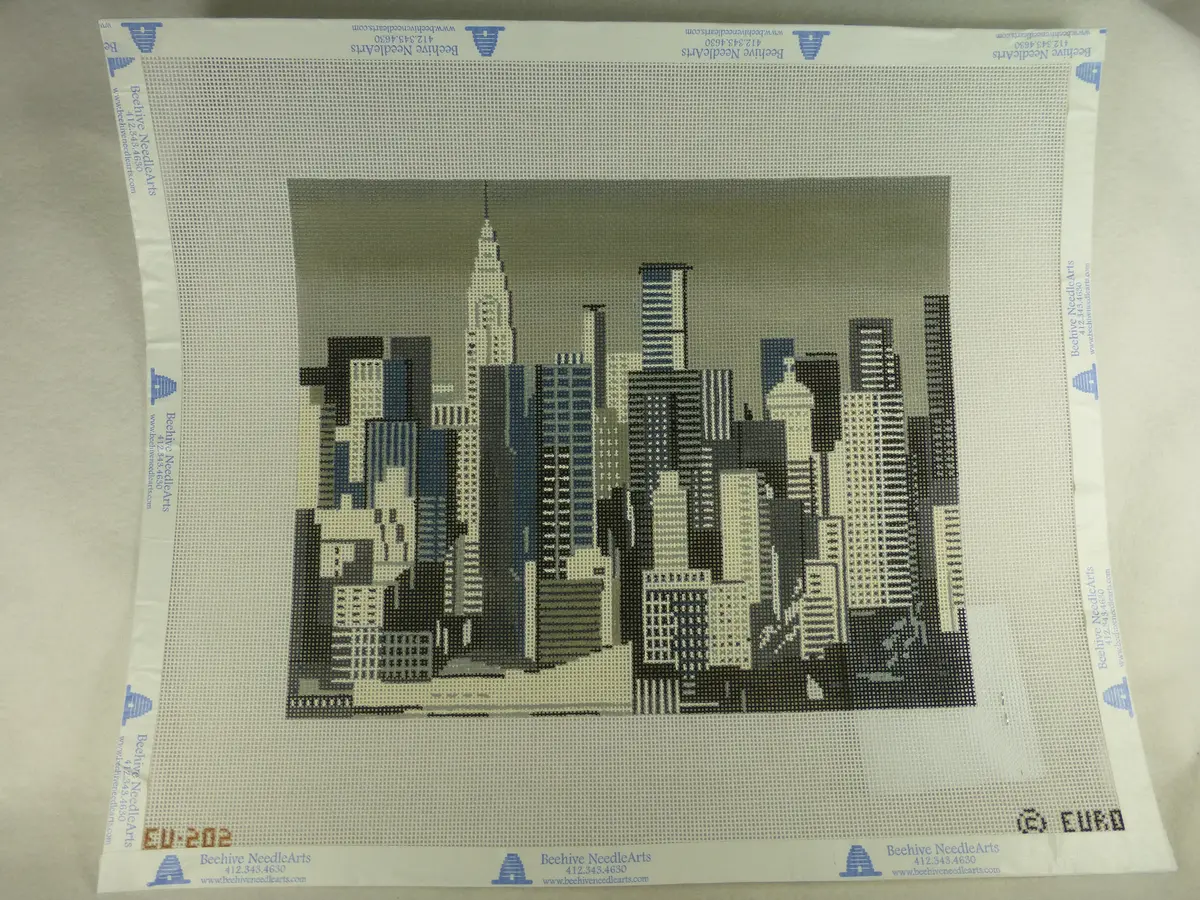 Julia's Needleworks Eu202 New York City Skyline 1