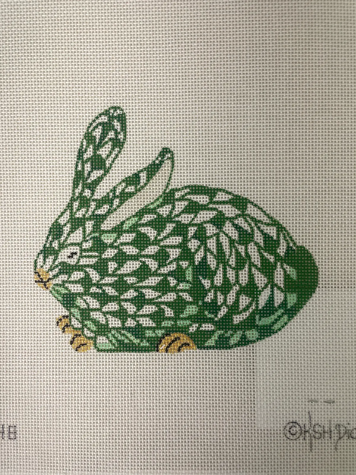 Kate Dickerson Needlepoint Om- 148 Crouching Bunny/ Green 1