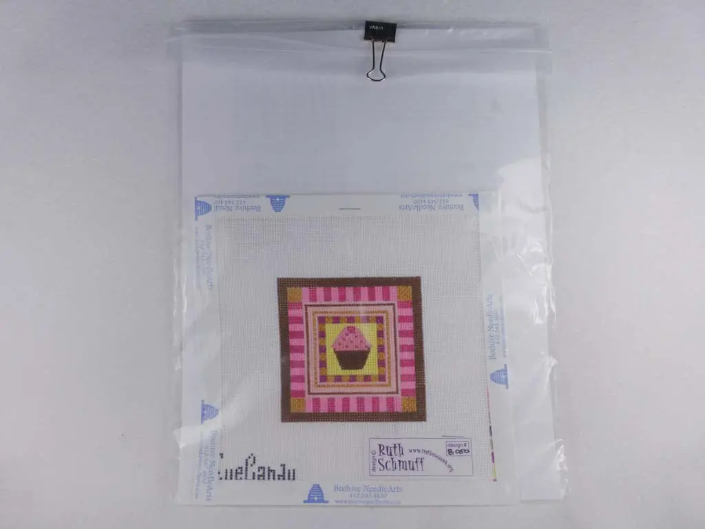 * Sale/ Ruth Schmuff Design 8050 Pastry Petit Cupcake 1