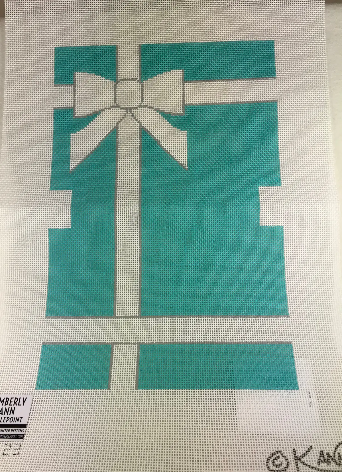 * Kimberly Ann Needlepoint Mb23 Tiffany Make-Up Back 1