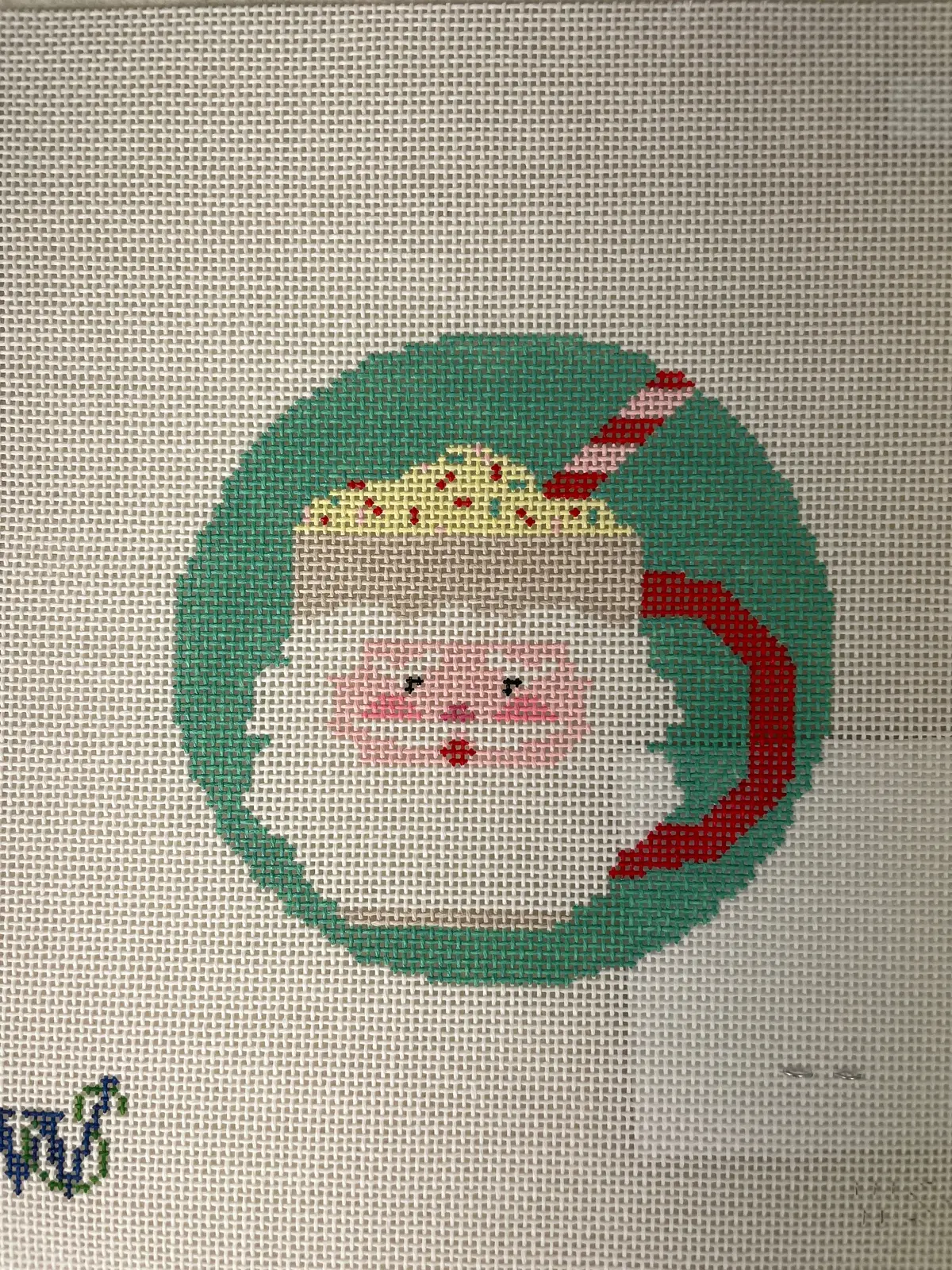 * Wipstitch 147 Santa Mug 1