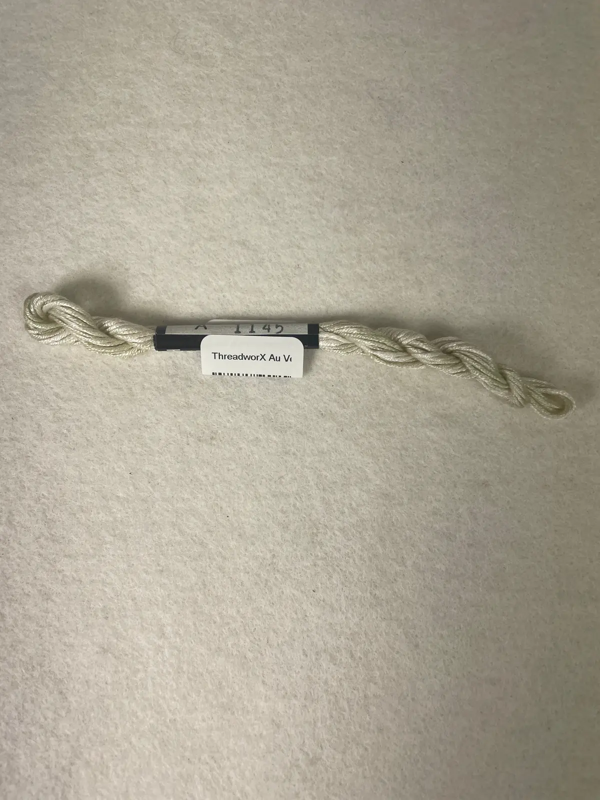 Threadworx Au Ver A Soie O/D Silk- A1145 Soft Sage 1
