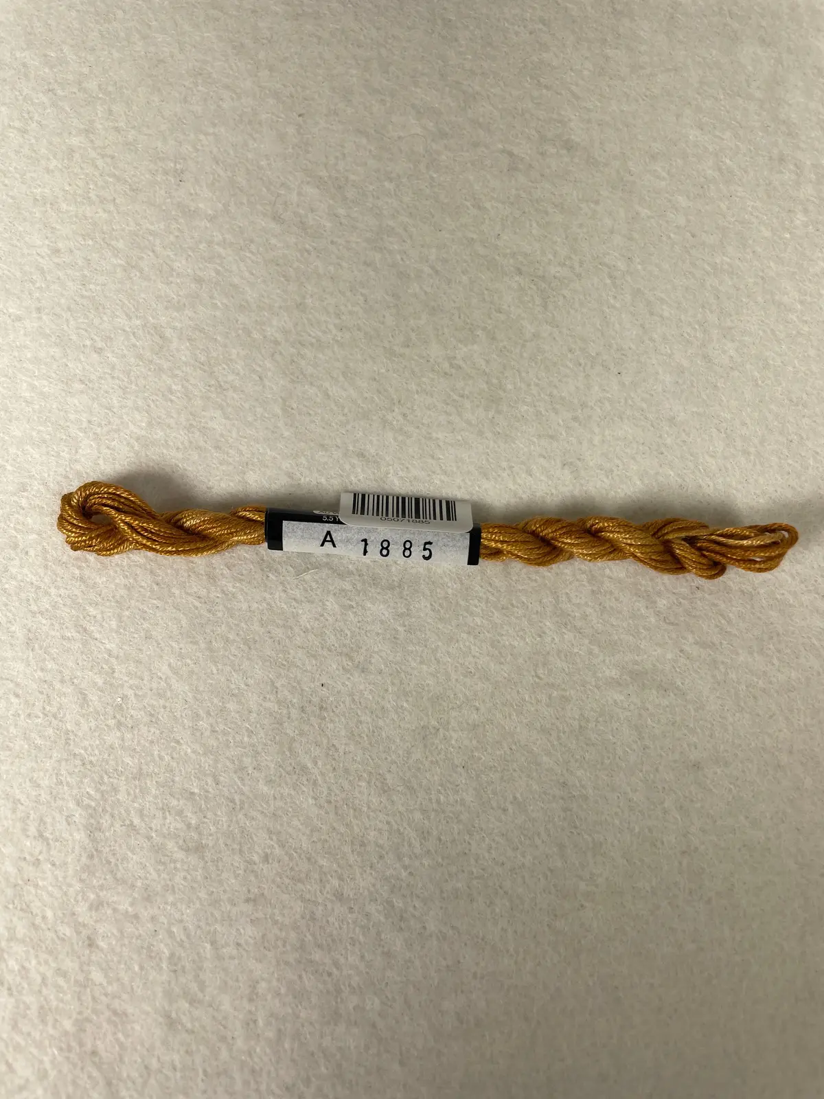 Threadworx Au Ver A Soie O/D Silk-  A1885 Hazelnut 1
