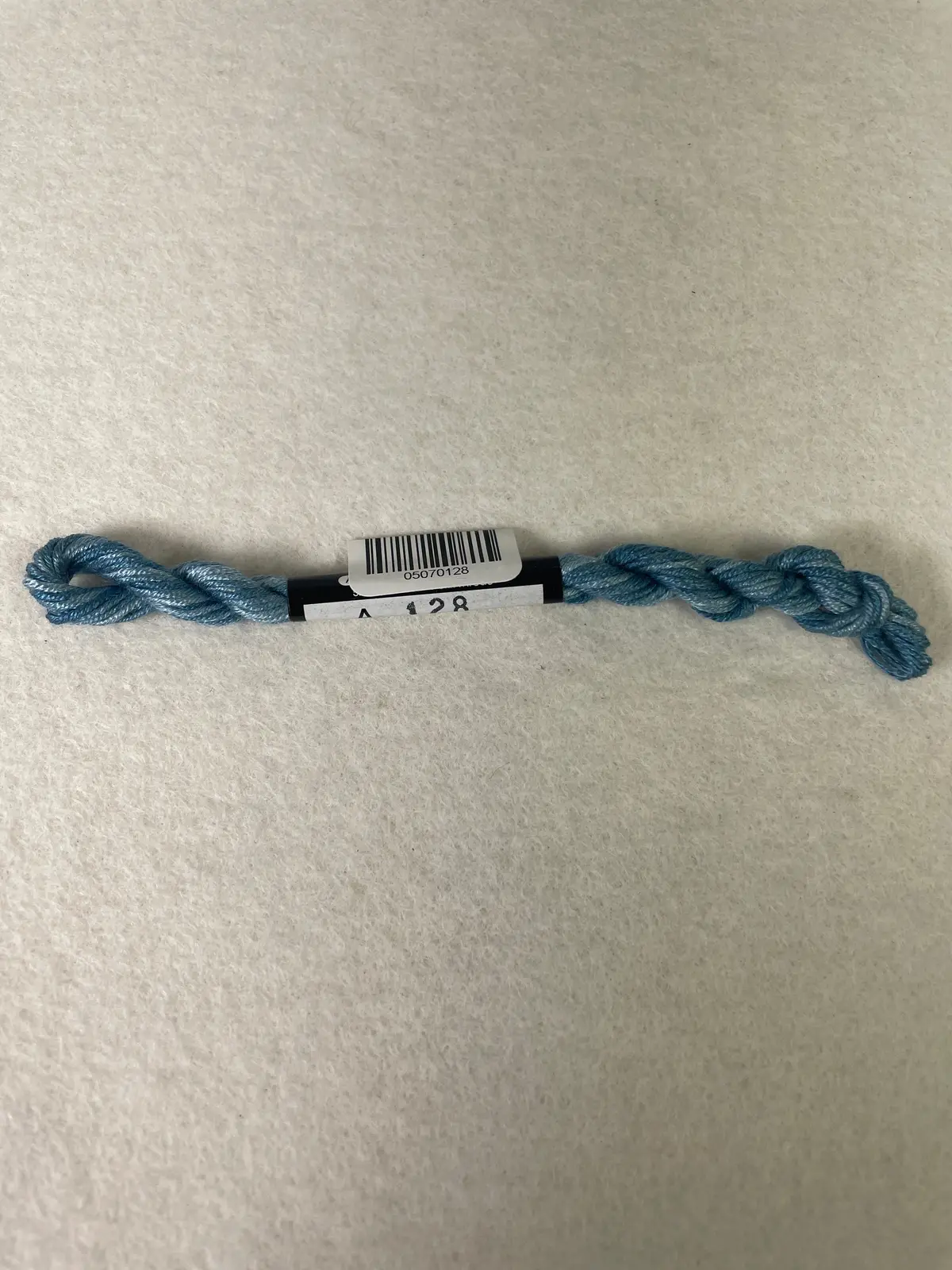 Threadworx Au Ver A Soie O/D Silk- A128 Dusty Blue 1