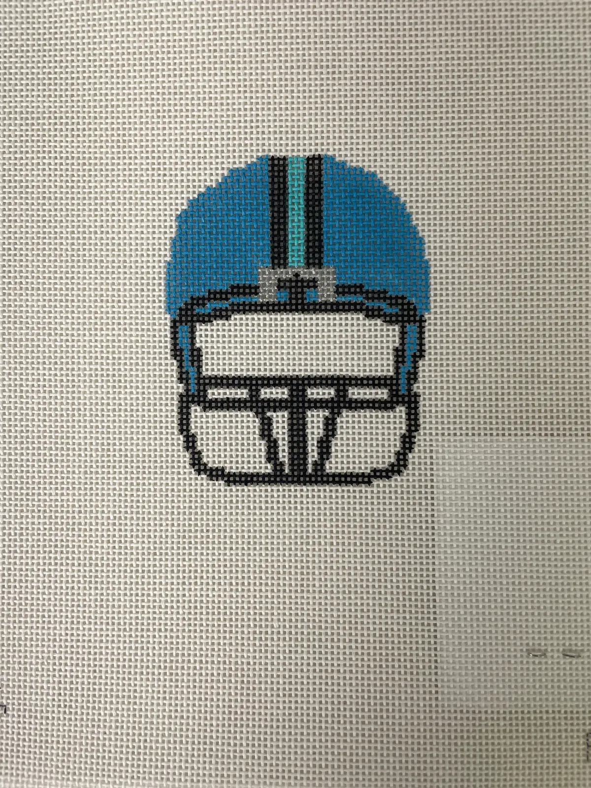 *Vallerie Needlepoint Gallery/ Vng Canvas Al-090 Football Helmet 1