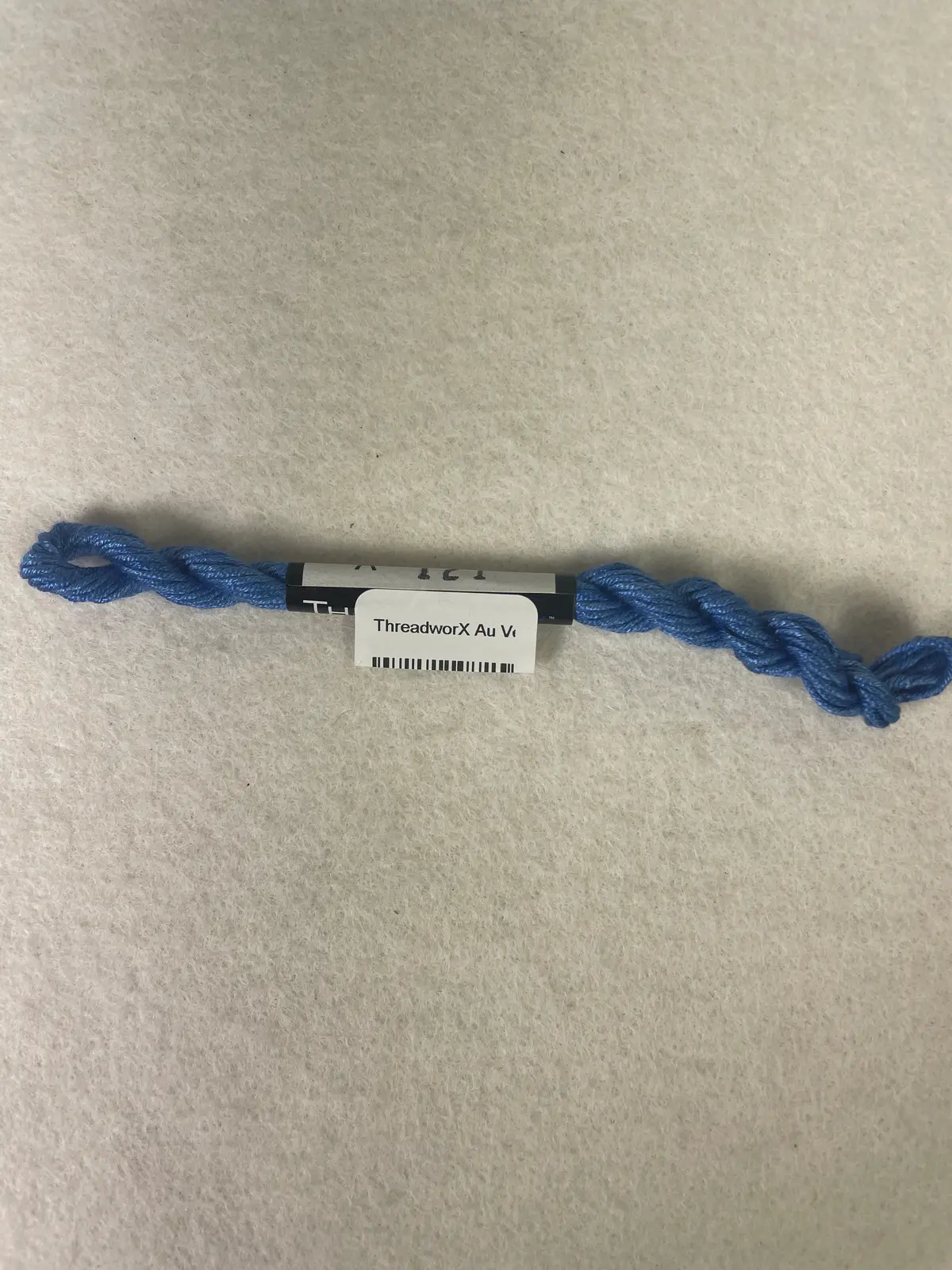Threadworx Au Ver A Soie O/D Silk-  A121 Cornflower 1
