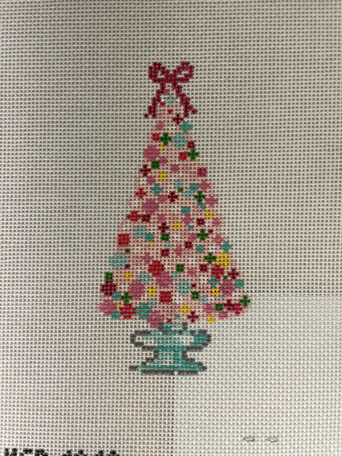 * Kcn Designers Kcd1949 Pink Tree Ornament 1