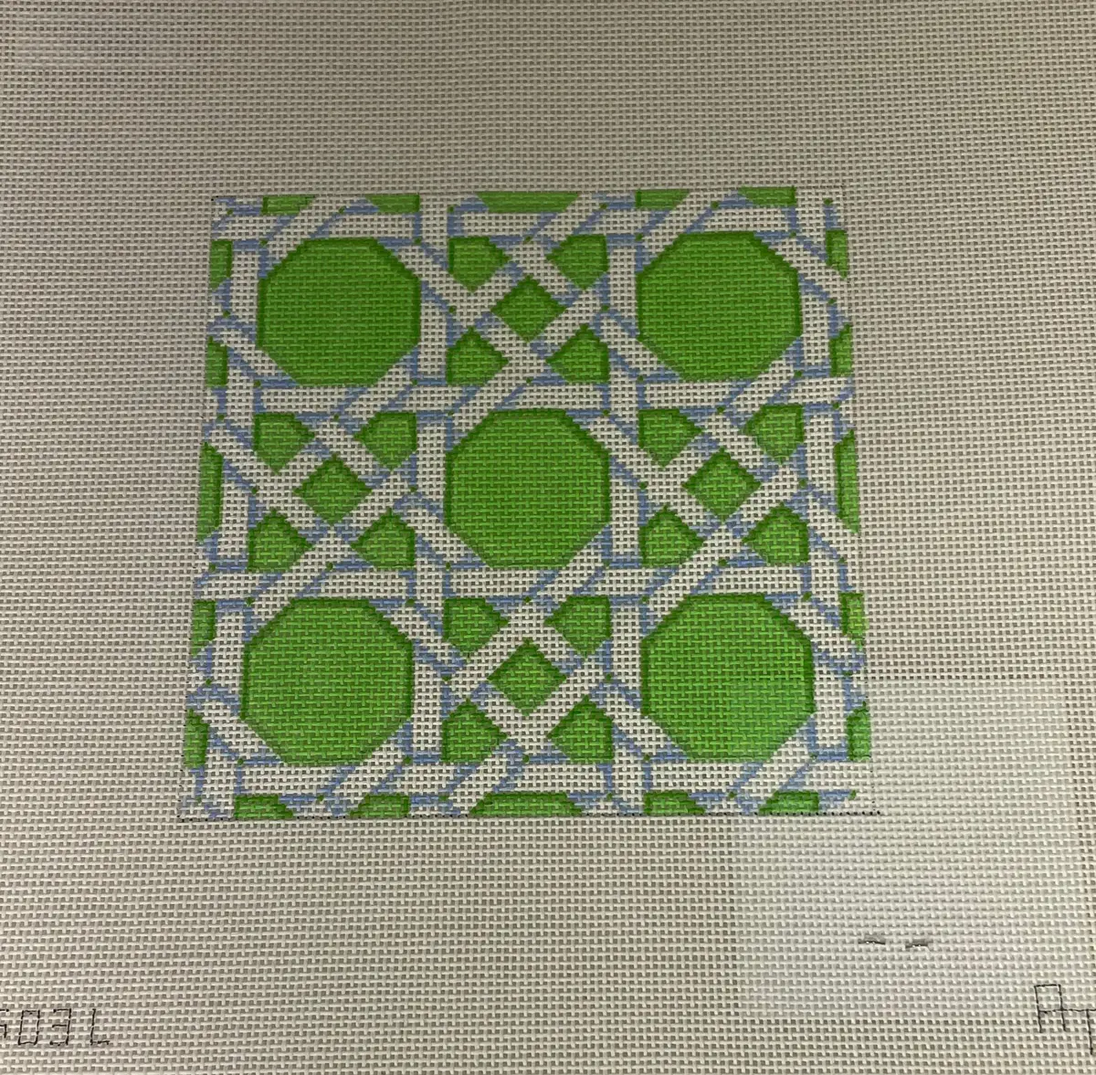 * Associated Talents Is503l Lime/White Caning Square Insert 1