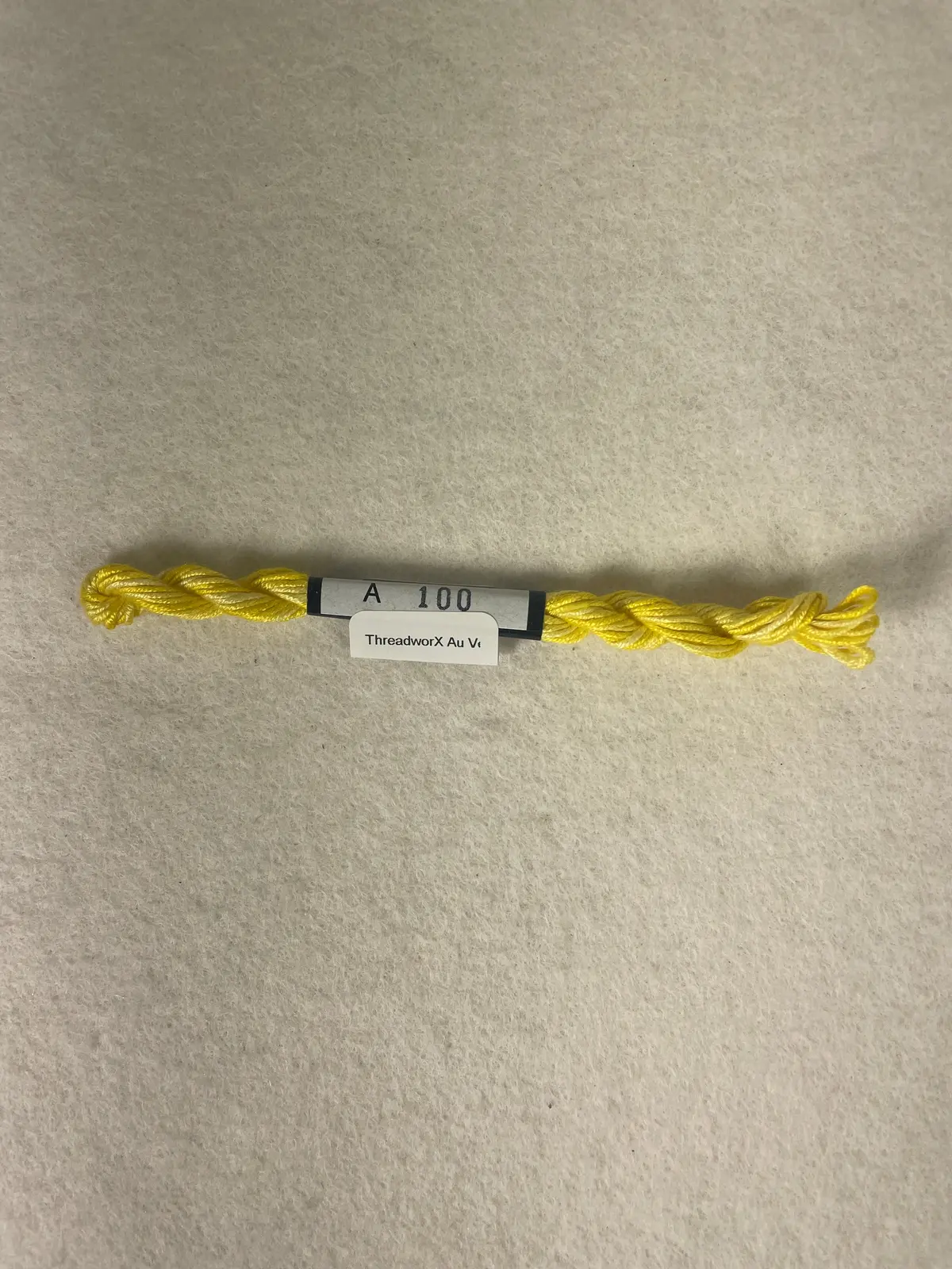Threadworx Au Ver A Soie O/D Silk-  A100 Lemon 1