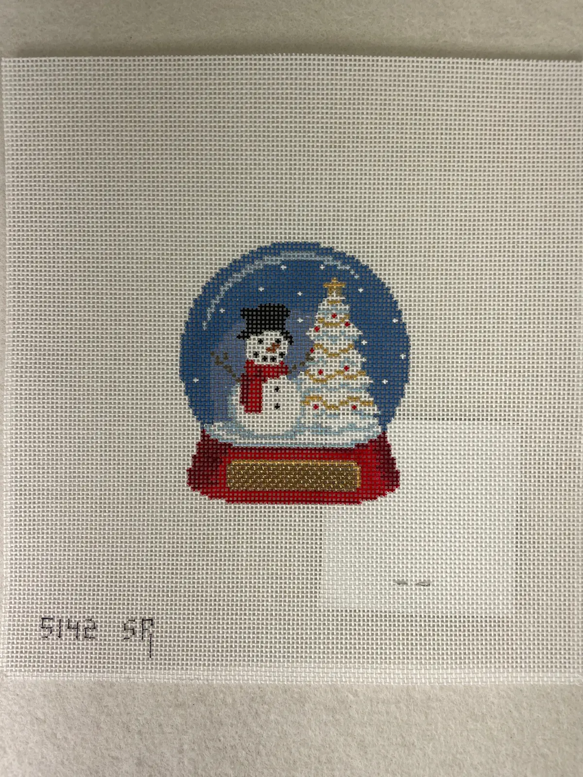 * Susan Roberts Needlepoint Sr142 Snow Globe- Snowman 1