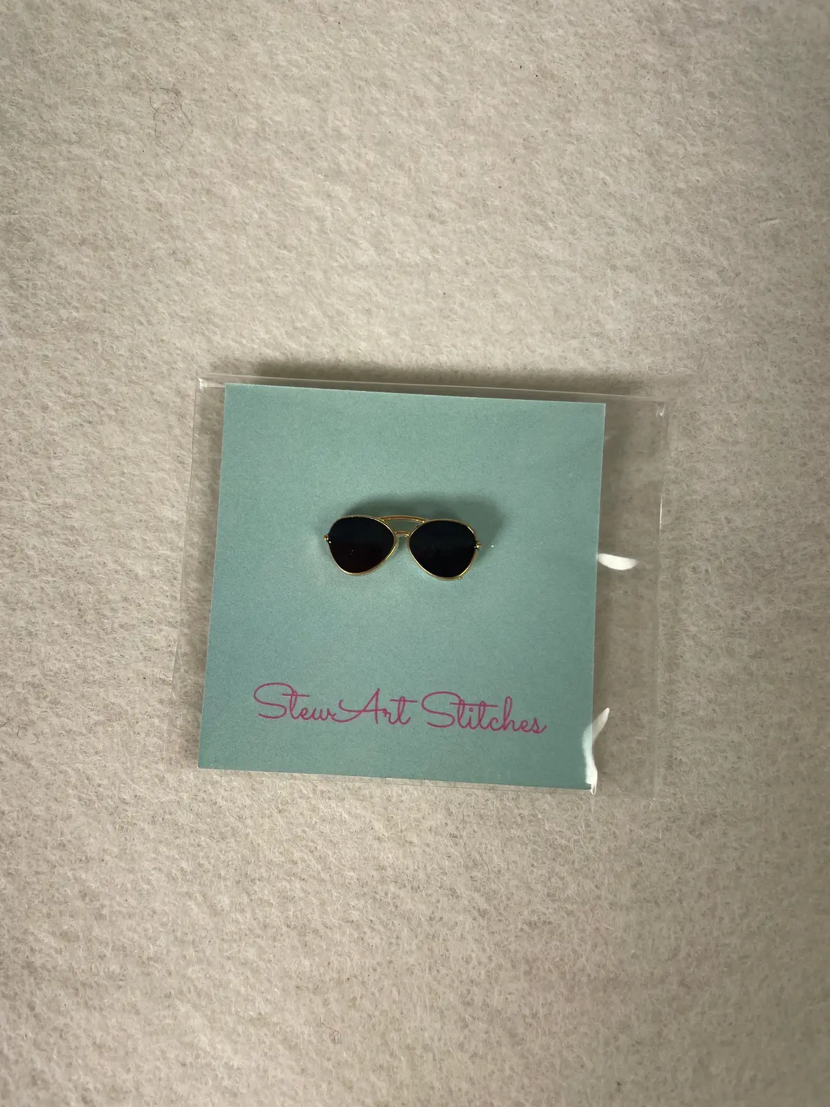 *Stewart Stitches Sunglasses Needleminder 1
