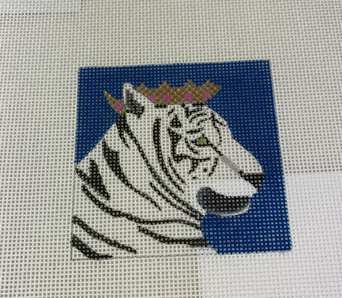 * Colors Of Praise In216 Tiger With Crown 1