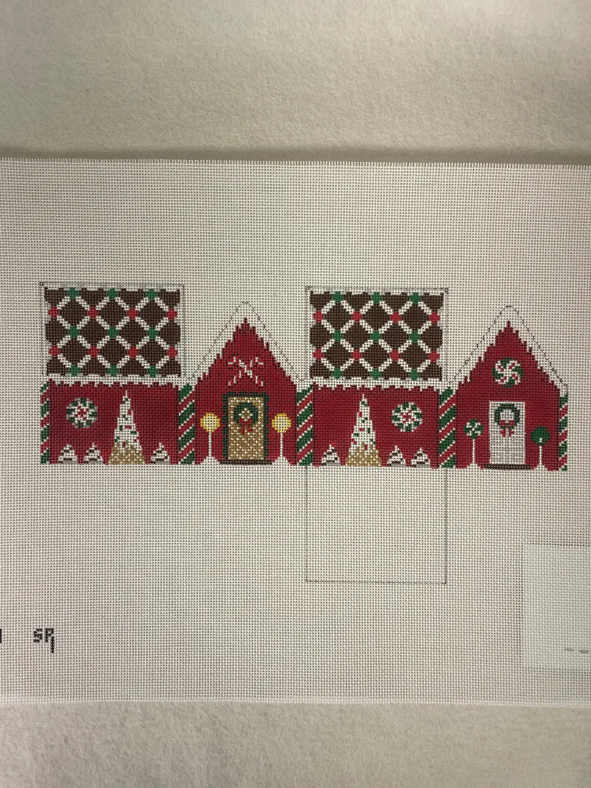 * Susan Roberts Needlepoint 6260 Chocolate Trellis Red Velvet, 3D Gingerbread House 1