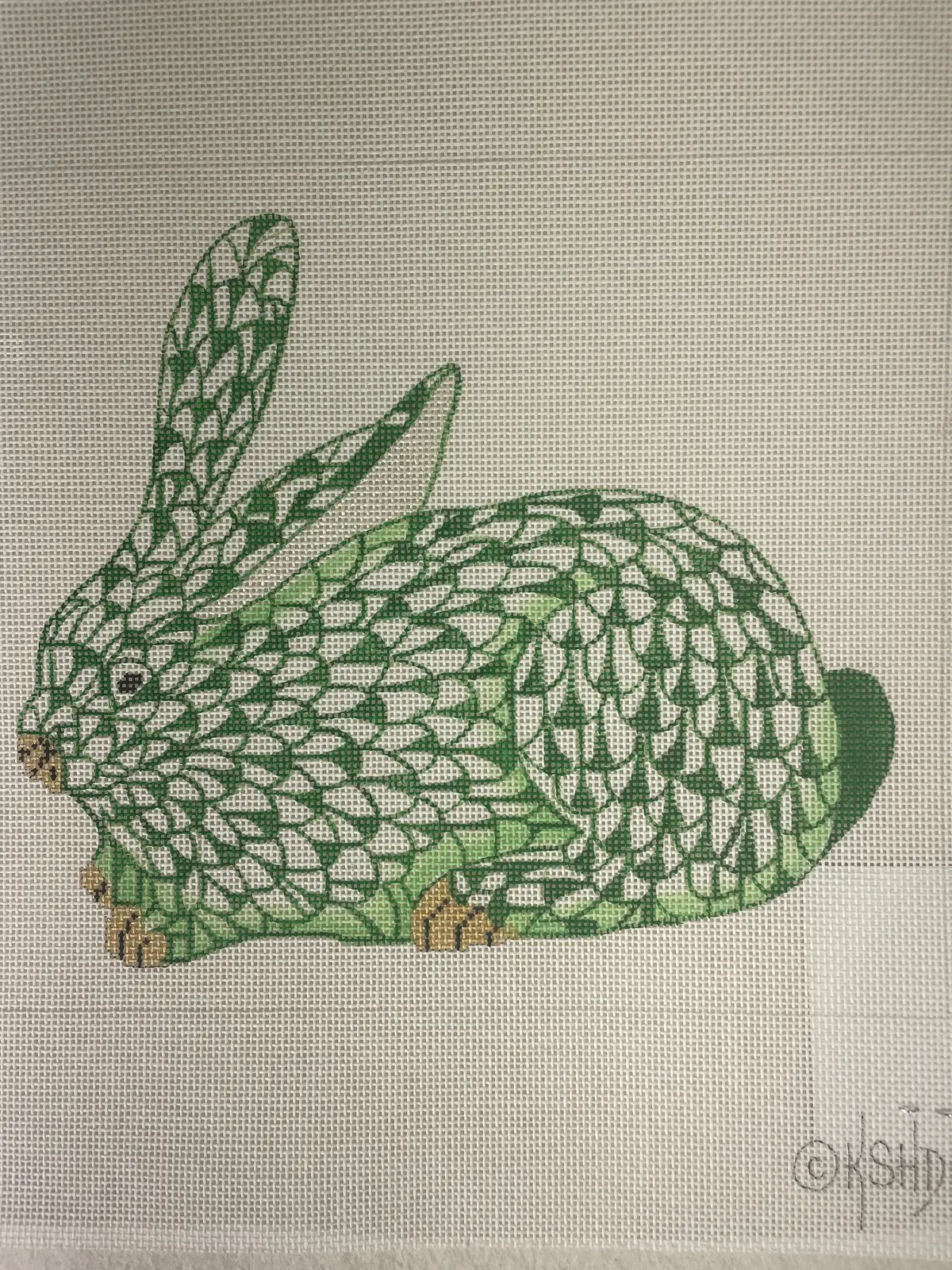 * Kate Dickerson Sst75l Herend Inspired Fishnet Crouching Emerald Green Bunny With Gold 1