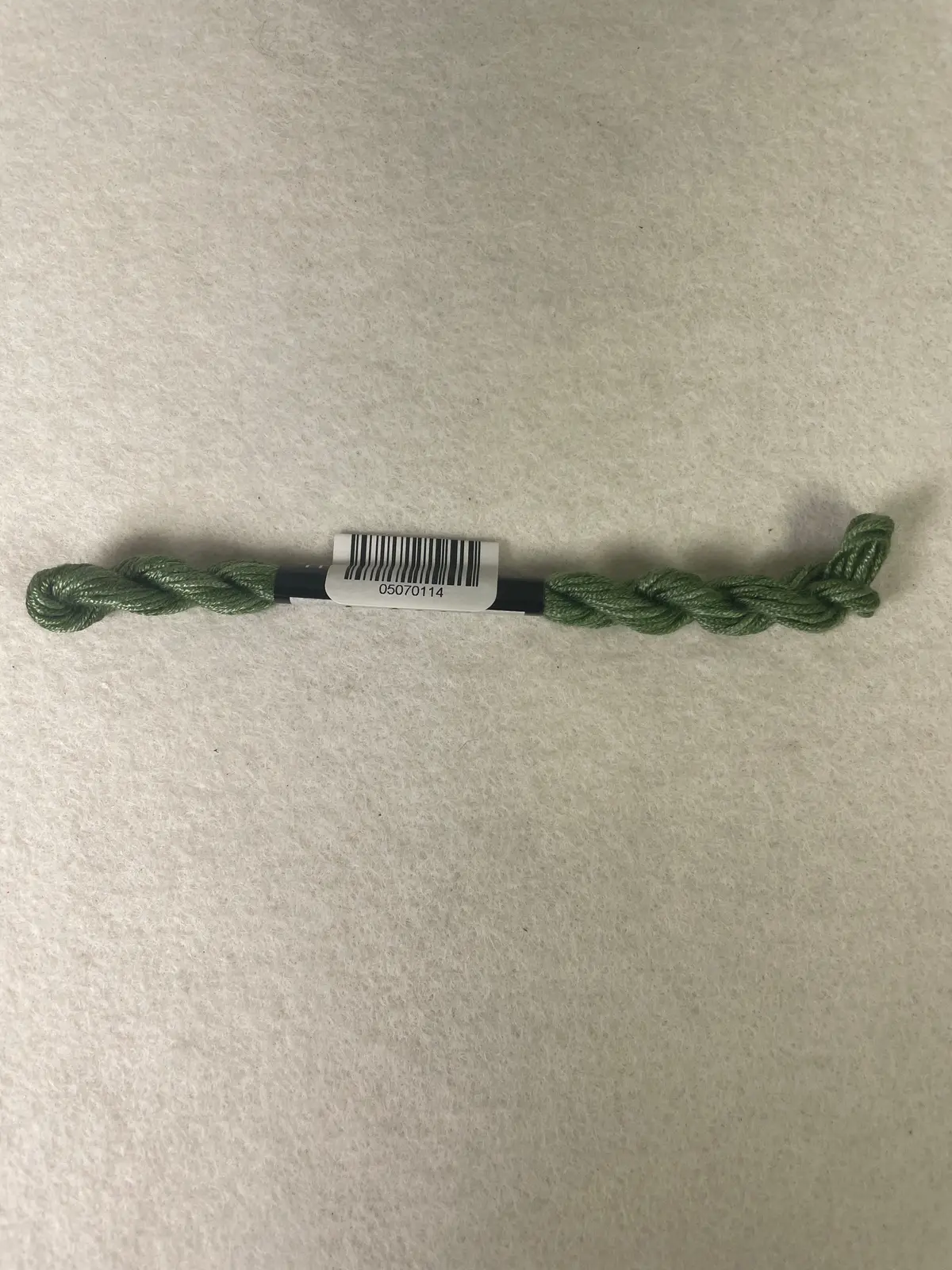 Threadworx Au Ver A Soie O/D Silk-  A114 Green Olives 1