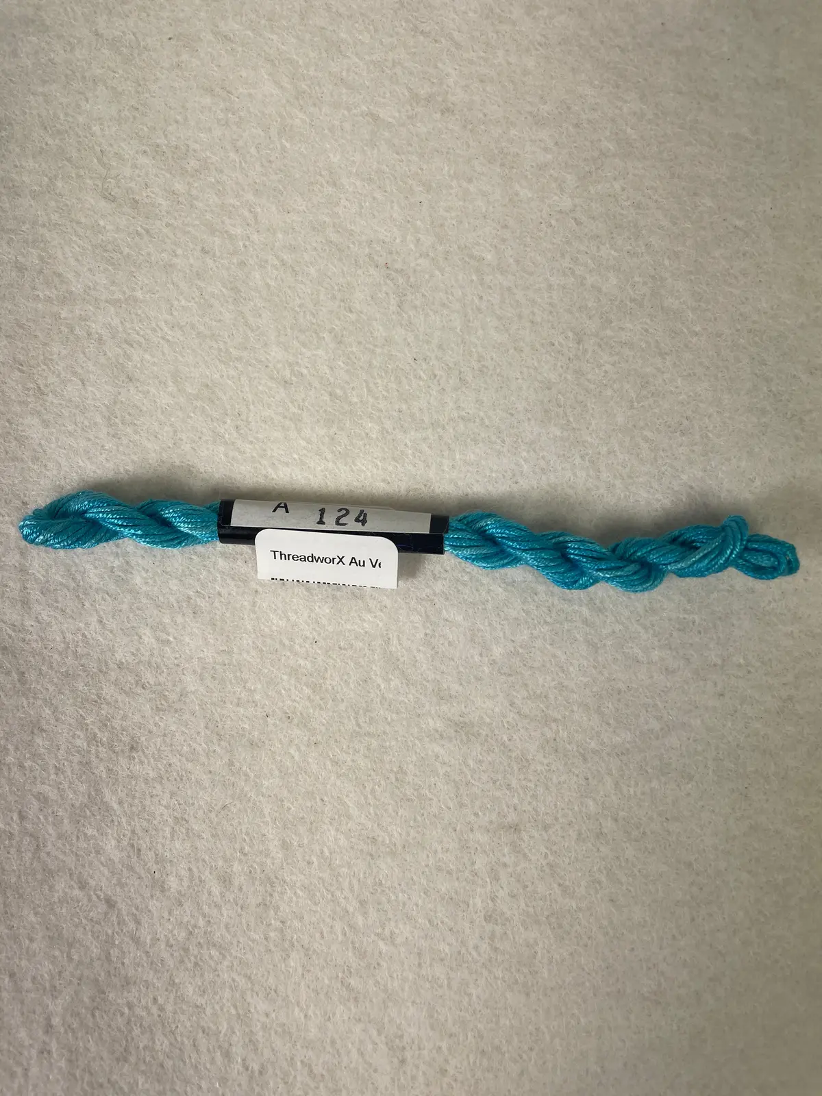 Threadworx Au Ver A Soie O/D Silk-  A124 Aqua 1