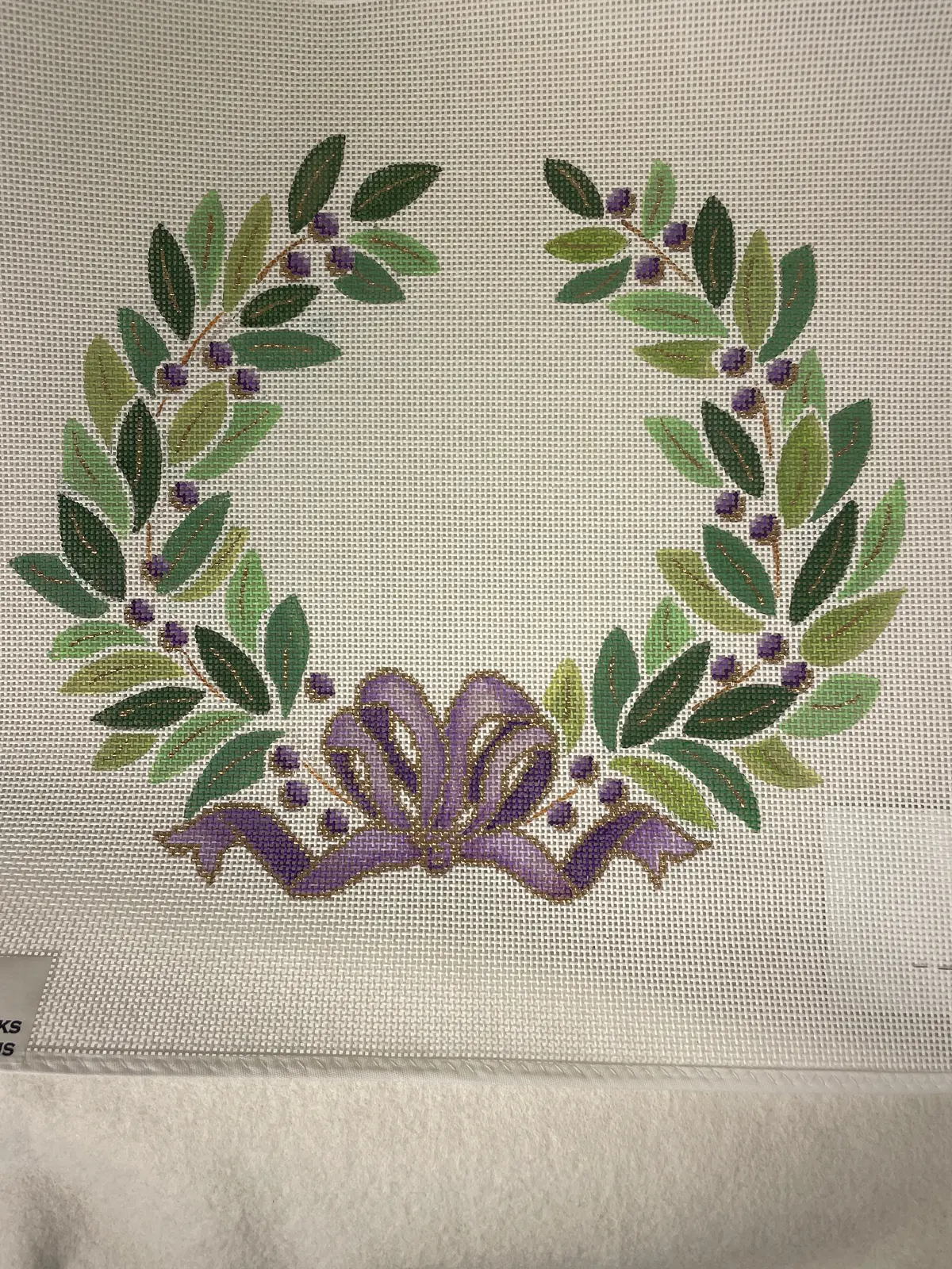 * Canvasworks Traditions W5b Olive Wreath With Lavender 1