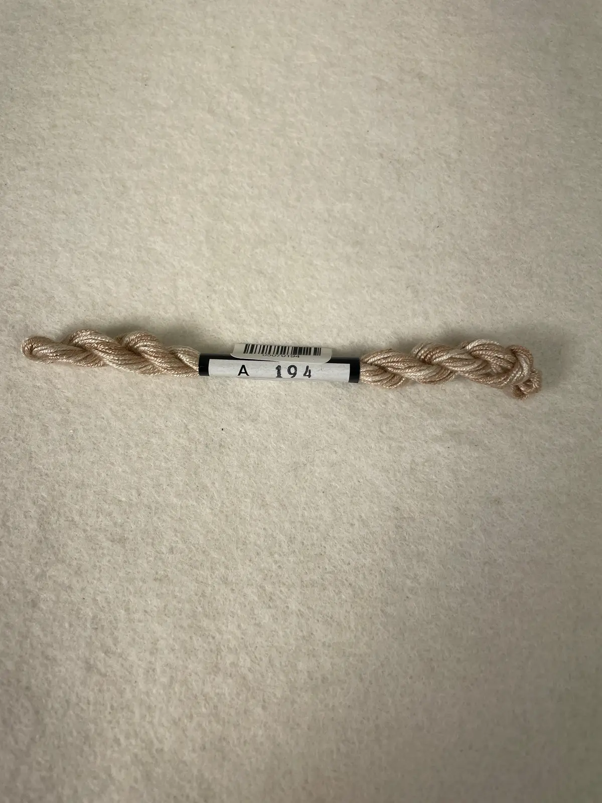 Threadworx Au Ver A Soie O/D Silk-  A194 Almond Butter 1
