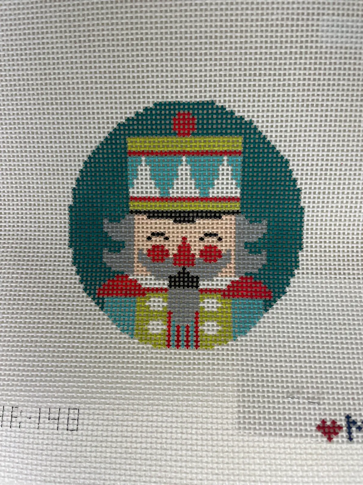 * Love Mhb Studio Chr148 Nutcracker Iggy Round 1