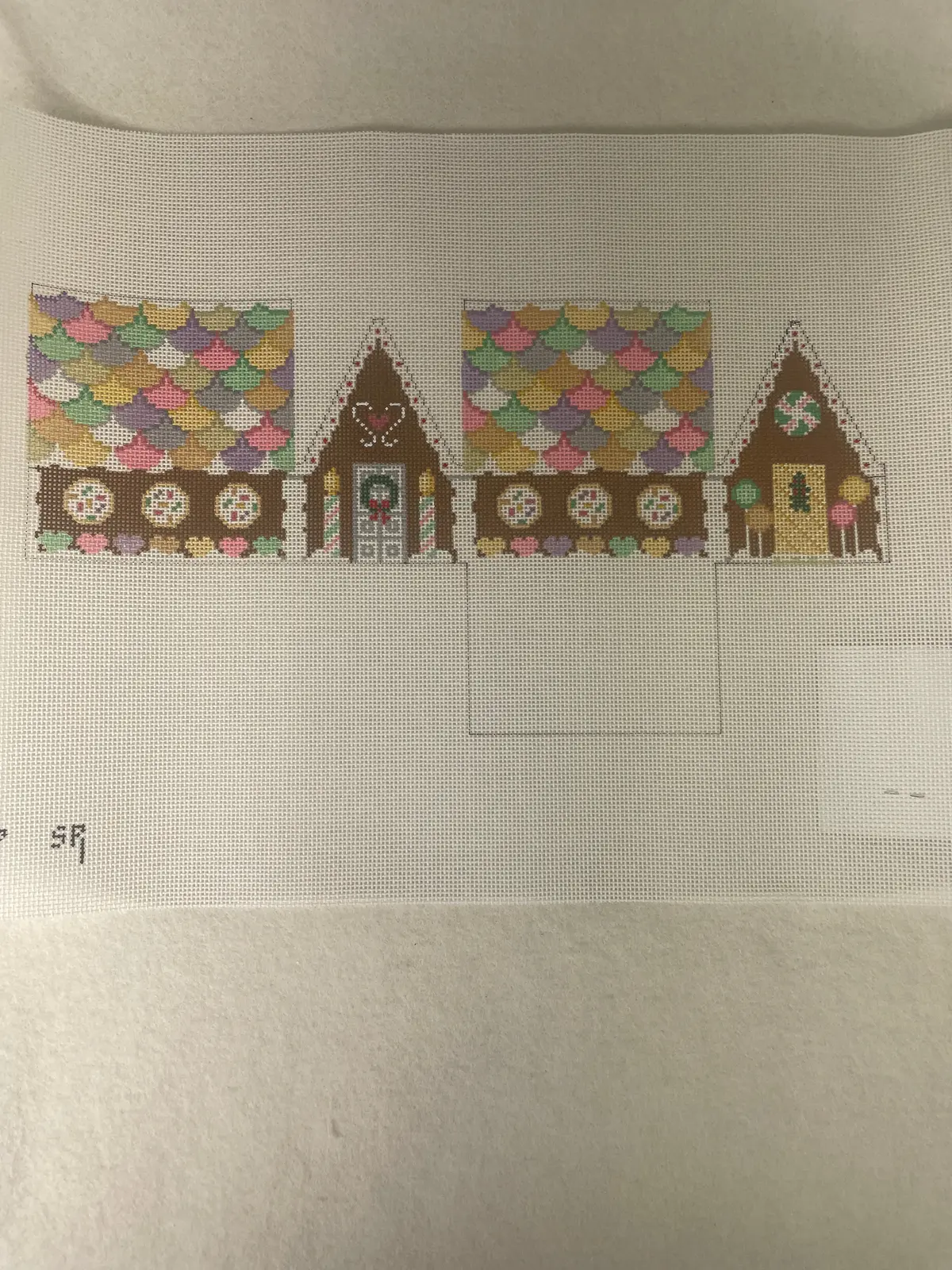 * Susan Roberts Needlepoint 6257-18 Neccos And Candy Heart 3D Gingerbread House 1