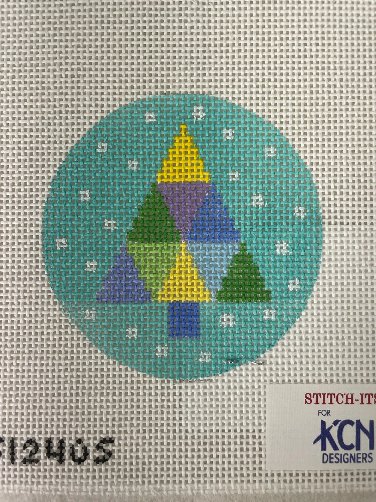 Stitch It's Si240s Multicolor Tree On Aqua Round 1