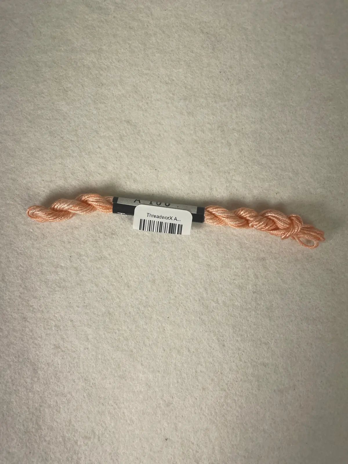 Threadworx Au Ver A Soie O/D Silk-  A106 Apricot 1