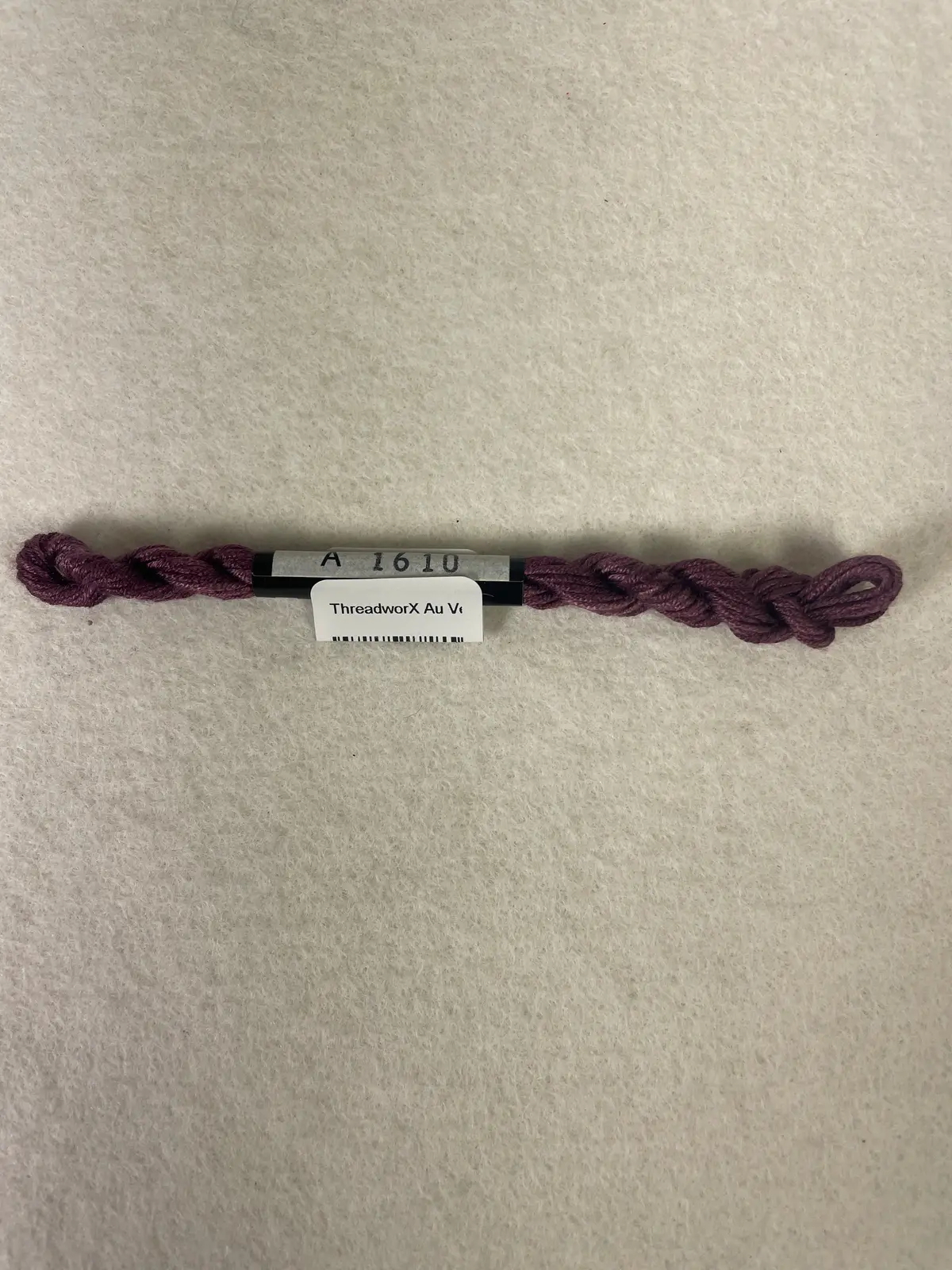 Threadworx Au Ver A Soie O/D Silk- A1610 Eggplant 1