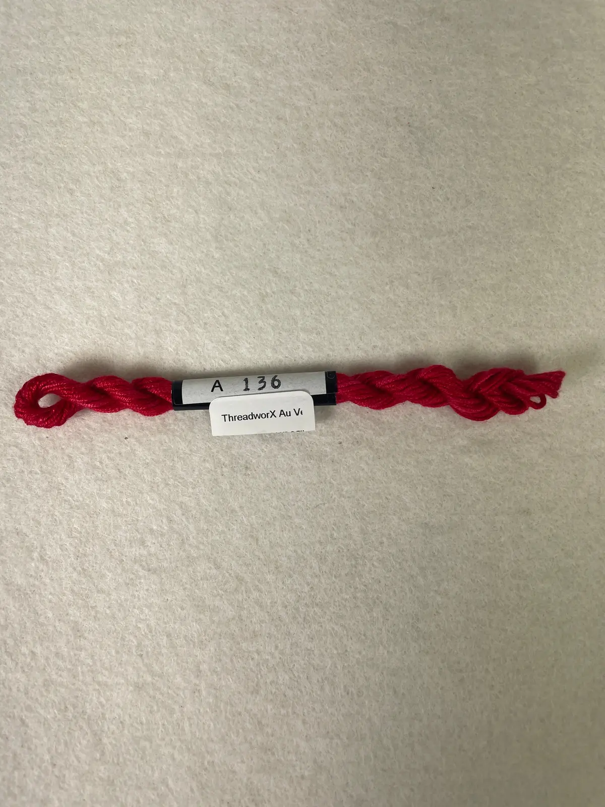 Threadworx Au Ver A Soie O/D Silk-  A136 Candy Apple 1