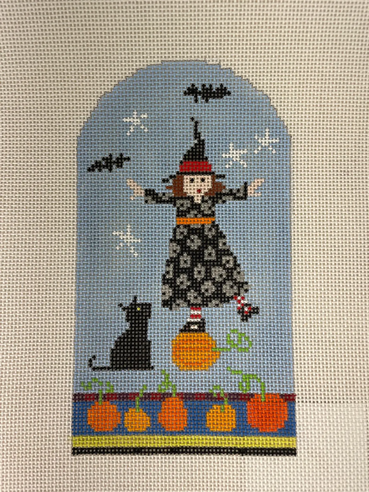 * Pippin Psw003 Witch On Pumpkin 1