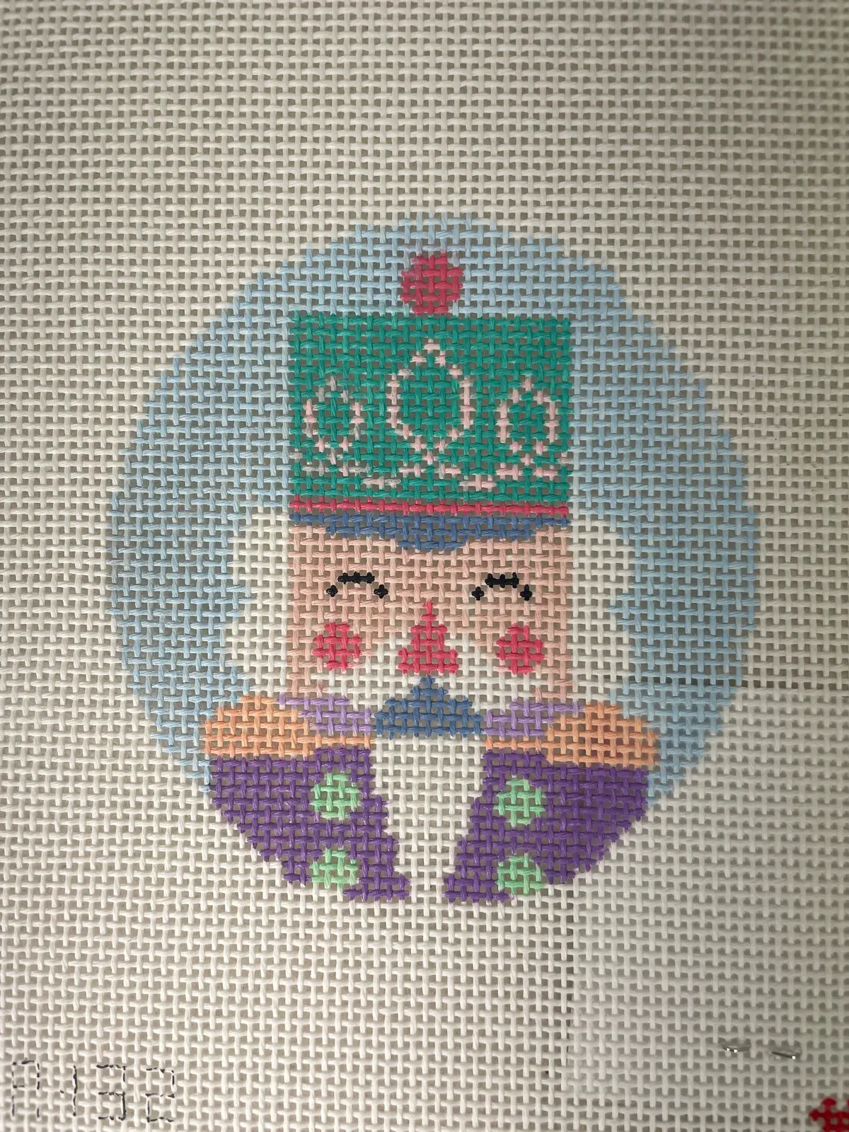 * Love Mhb Studio Chr132 Nutcracker Grey Round 1