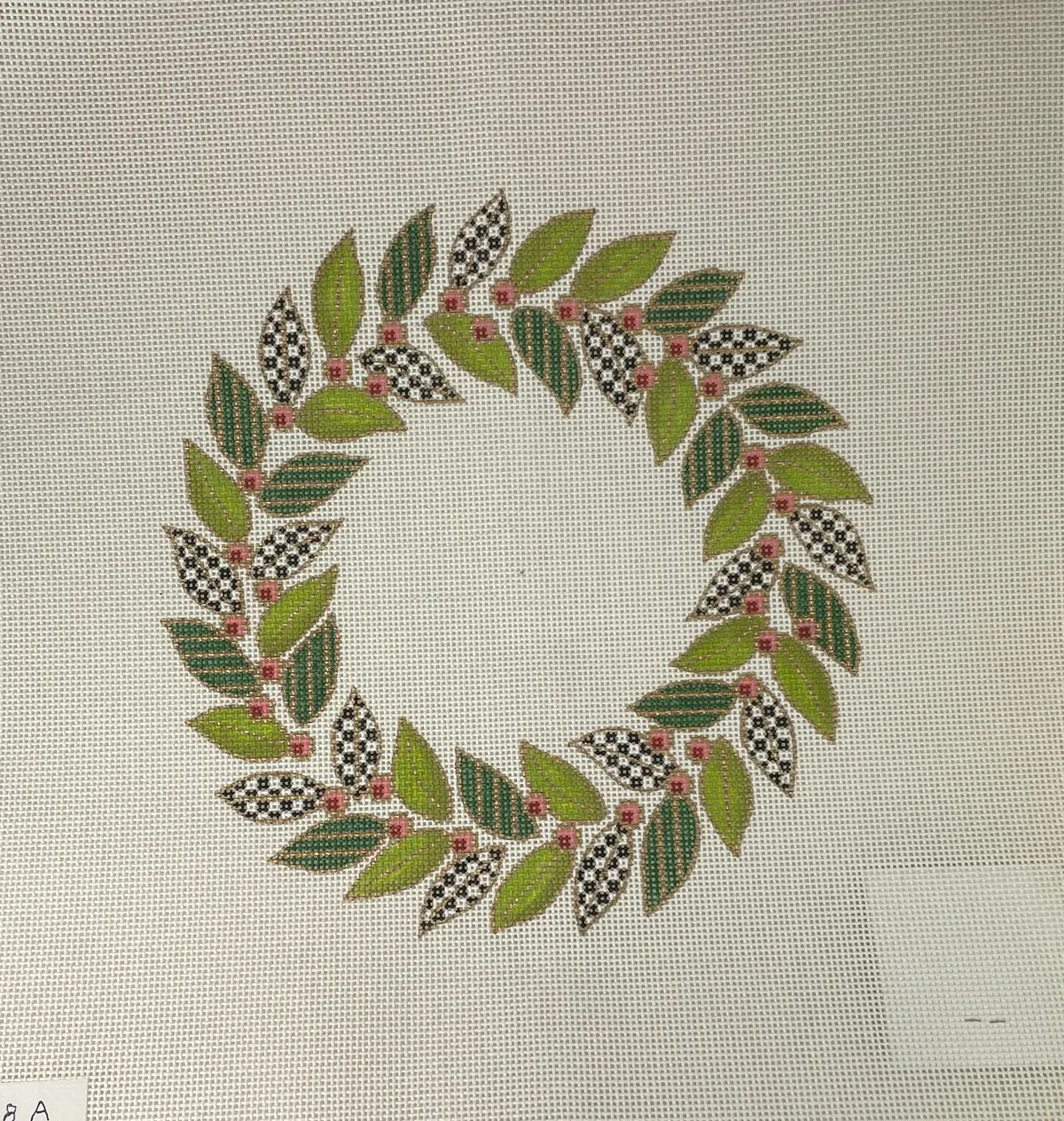 Canvasworks Traditions W8b Olive Wreath With Patterned Leaves- 13M 1