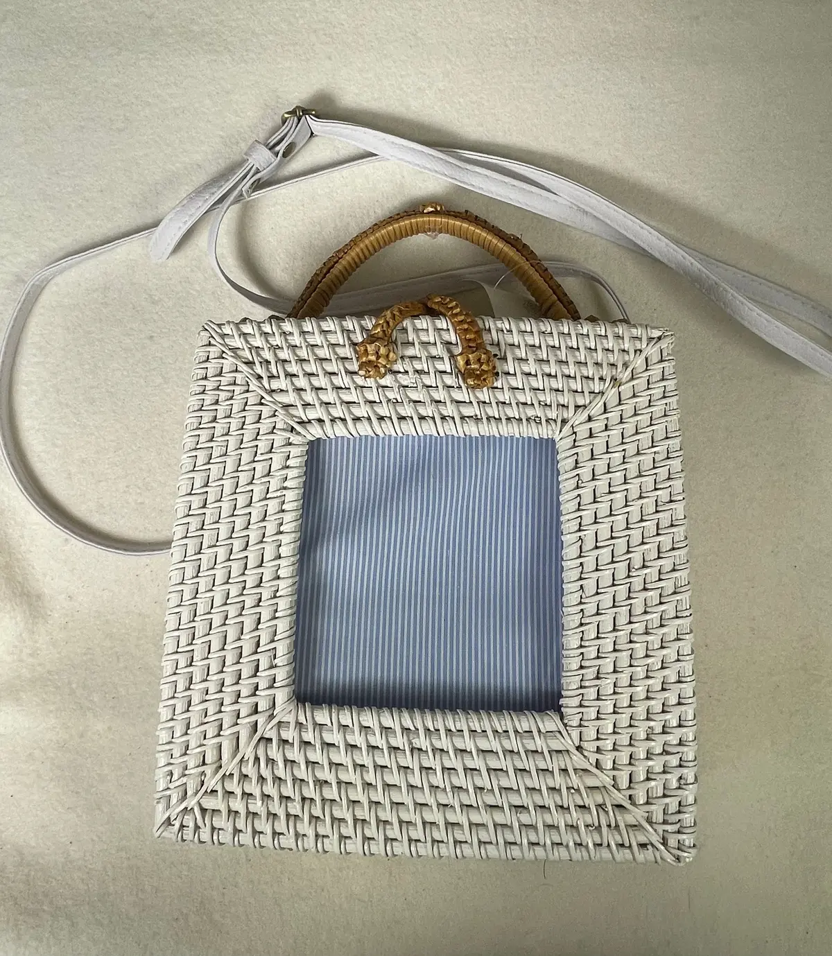 * Penny Linn Designs 4X4 Square Wicker Bag- White 1