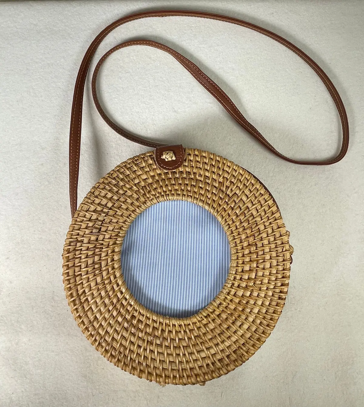 * Penny Linn Designs 4X4 Round Wicker Bag- Brown 1