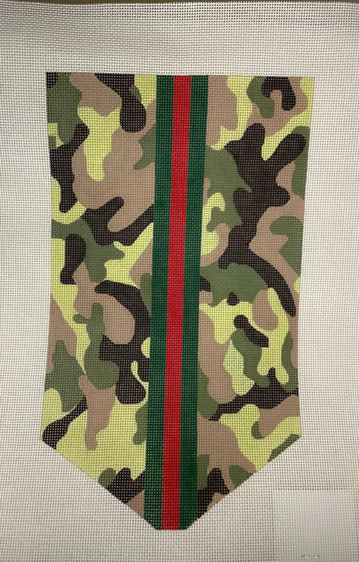 * Mercury Designs Bo78 Camo Clutch 1