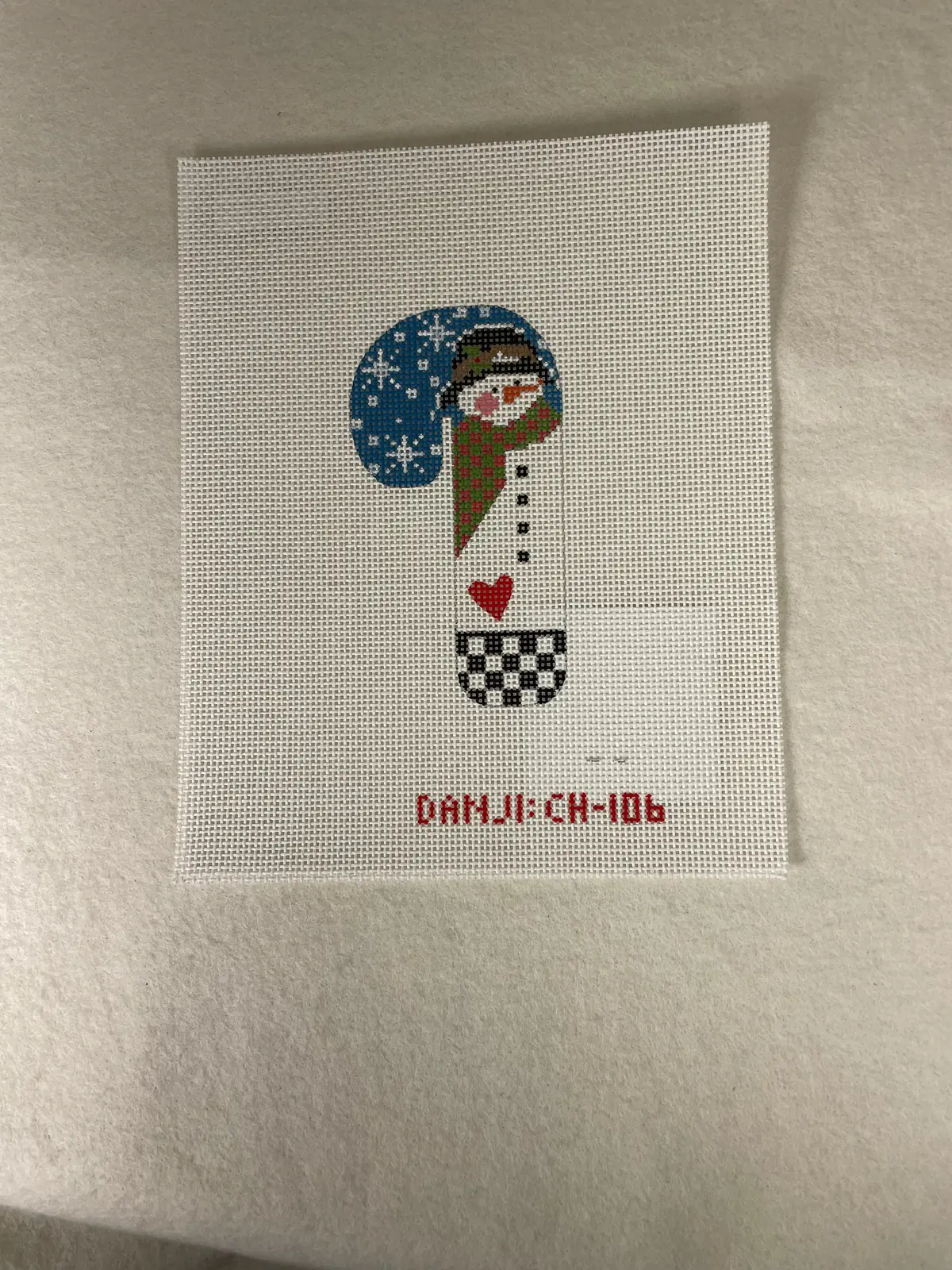 * Danji Ch106 Black Hat Heart Snowman Candycane - 13 Mesh 1