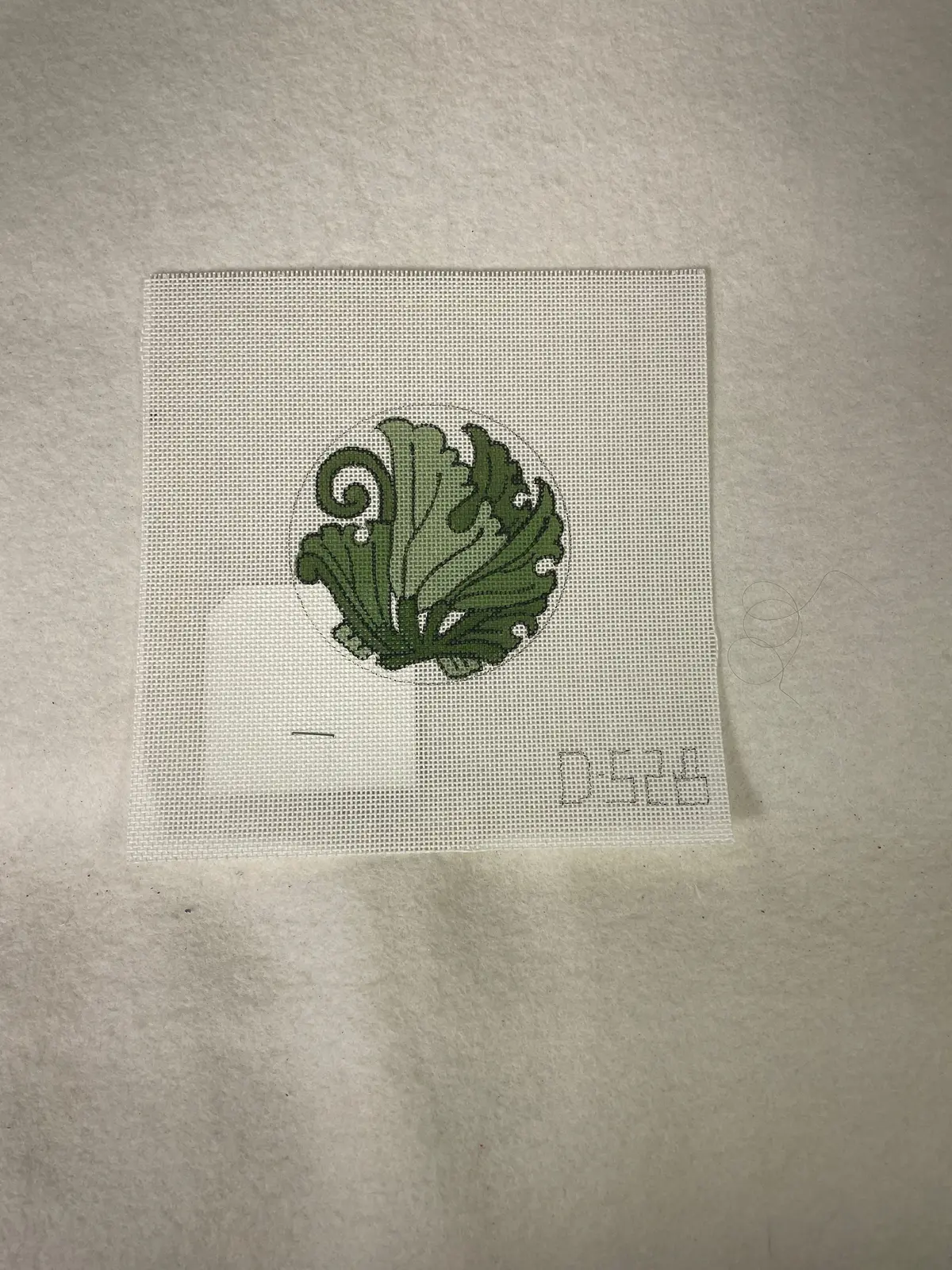 * Sale / Julia's Needleworks 18M D-528 Round 1