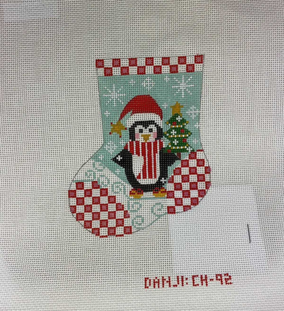 * Danji Designs Ch92 Penguin With Christmas Tree 1