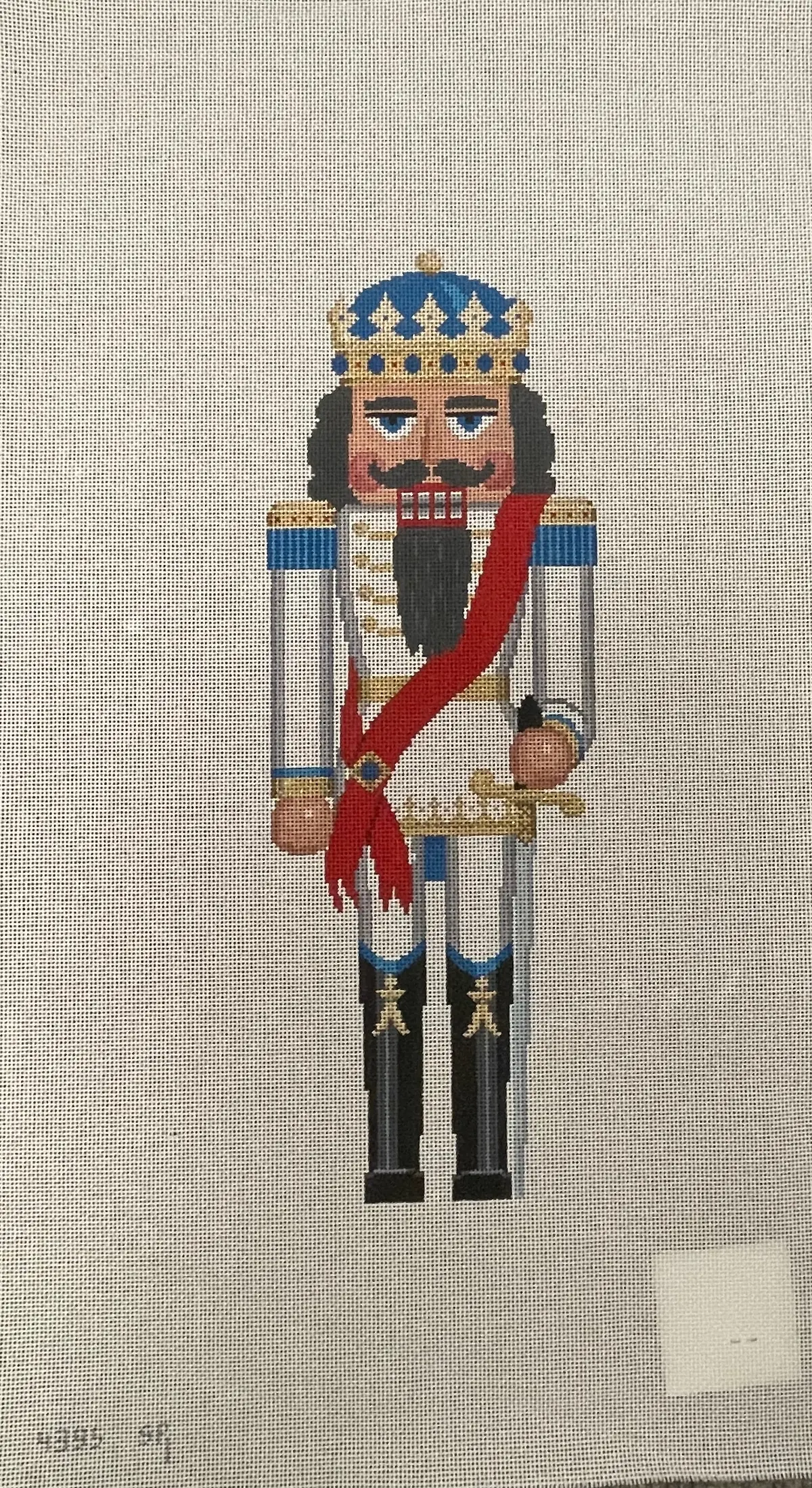 * Susan Roberts 4395 White King Nutcracker 1