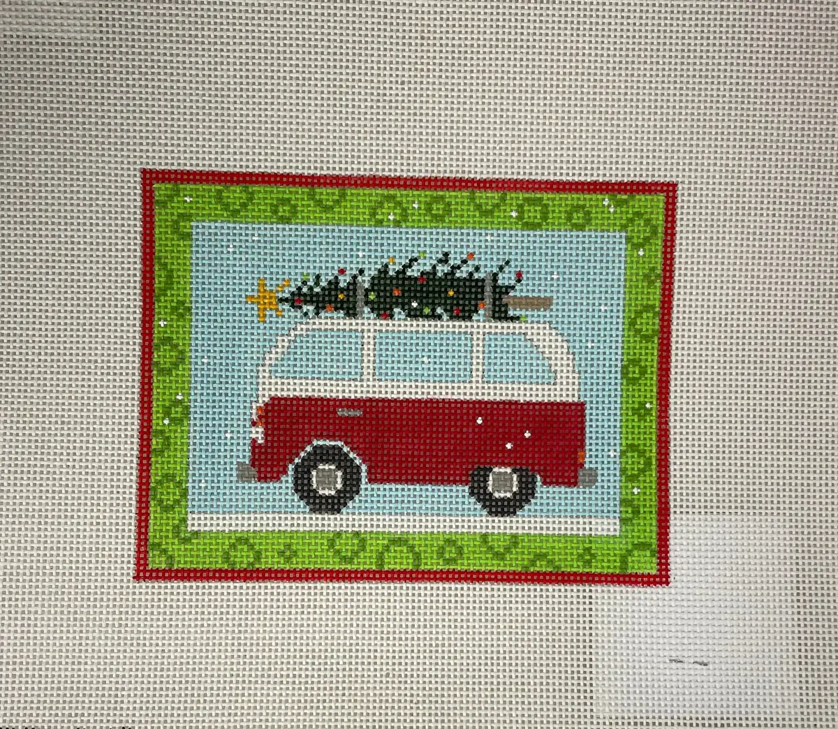 * Pippin P-Et-042 Van With Christmas Tree 1