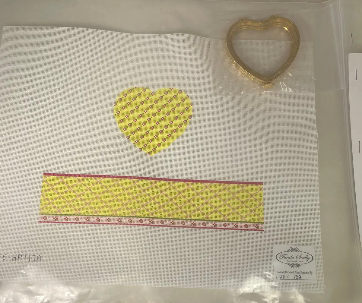 * Funda Scully Hrt 13A Yellow Heart Hinged Box 1